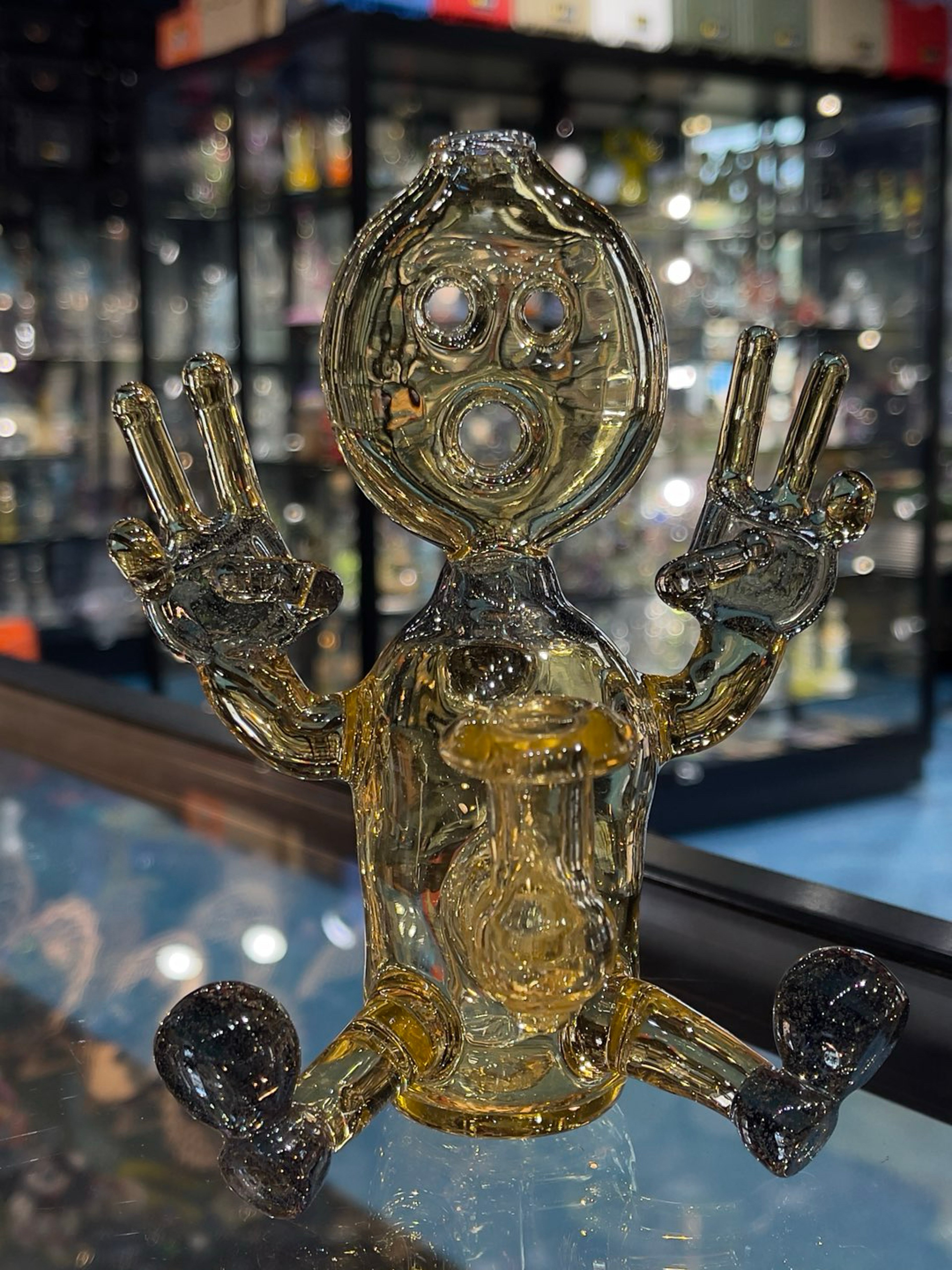Preview pic of MJ Meltz CFL Peace Guy