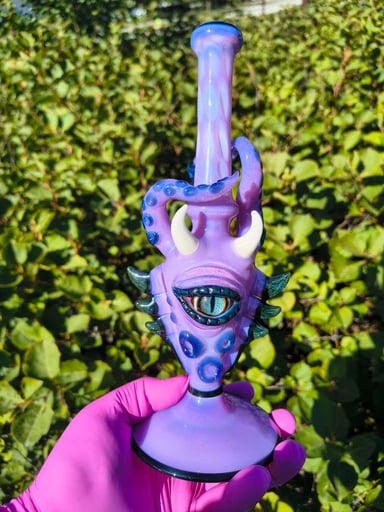 Preview pic of Mako pink/purple horned rig
