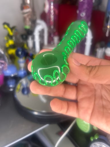 Preview pic of Green Hand pipe