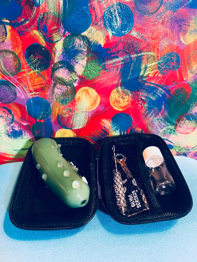 Preview pic of Pickle with face hand pipe w case