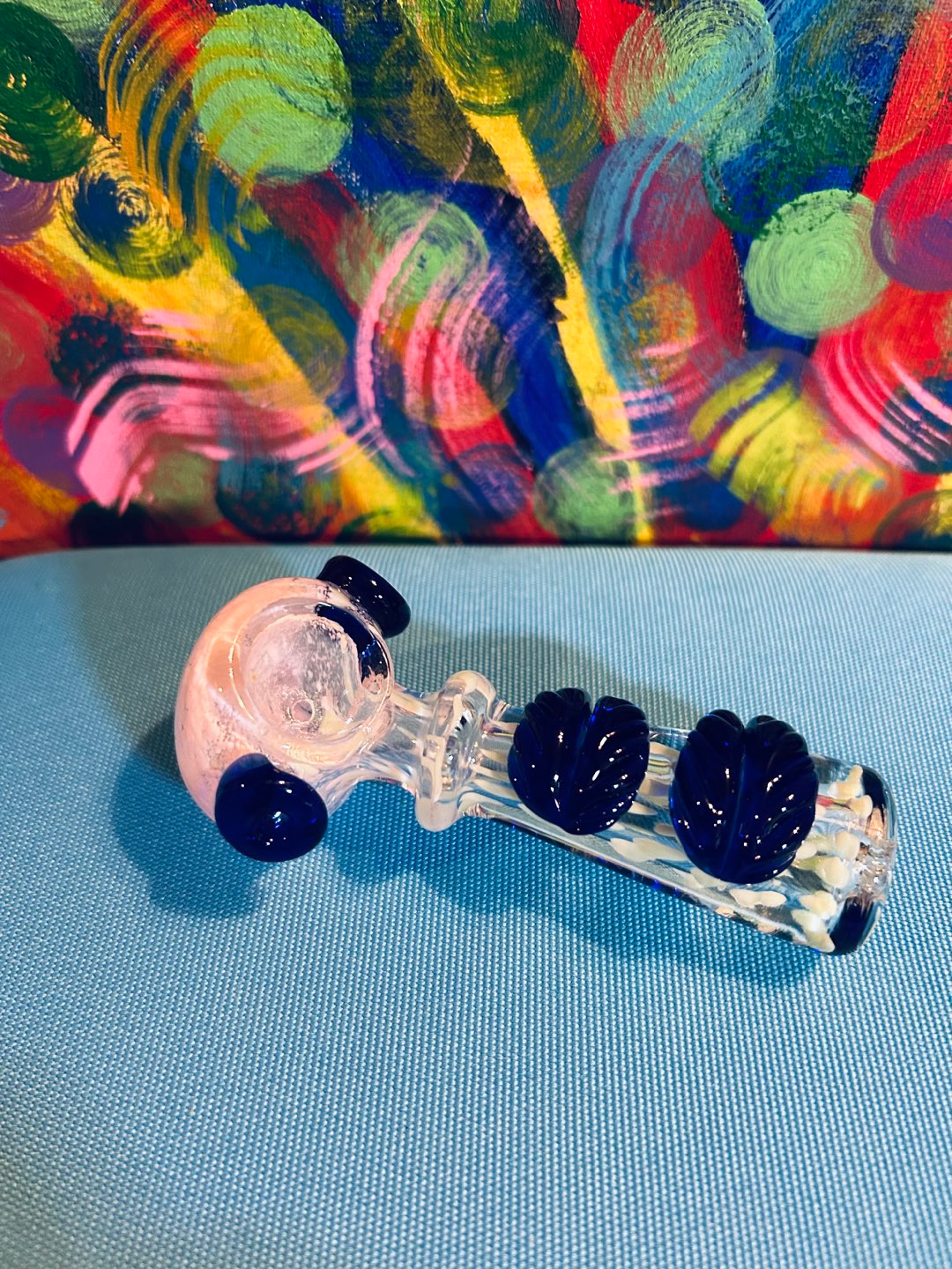 Preview pic of Color changing pink hand pipe w blue leaves