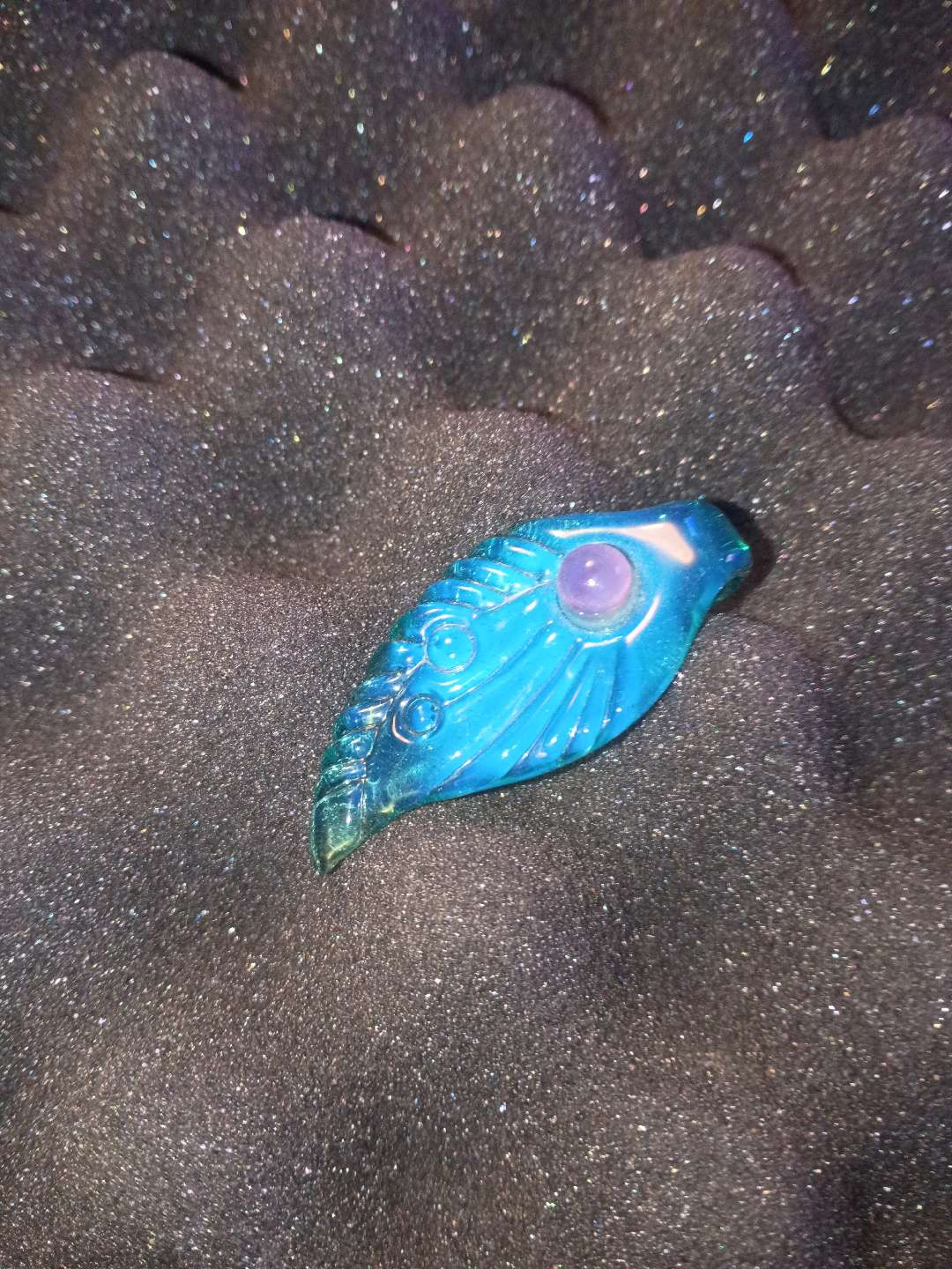 Preview pic of Feather pendant
