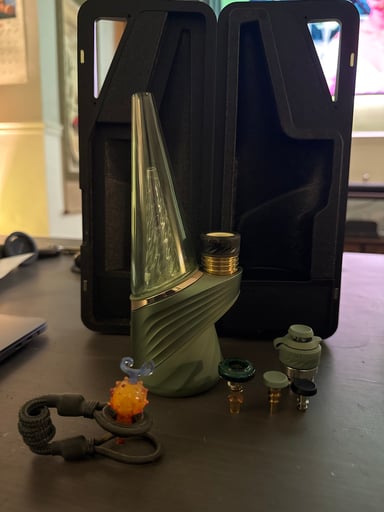 Preview pic of Puffco Peak Pro