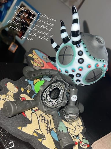 Preview pic of Laid back Halloween Doll