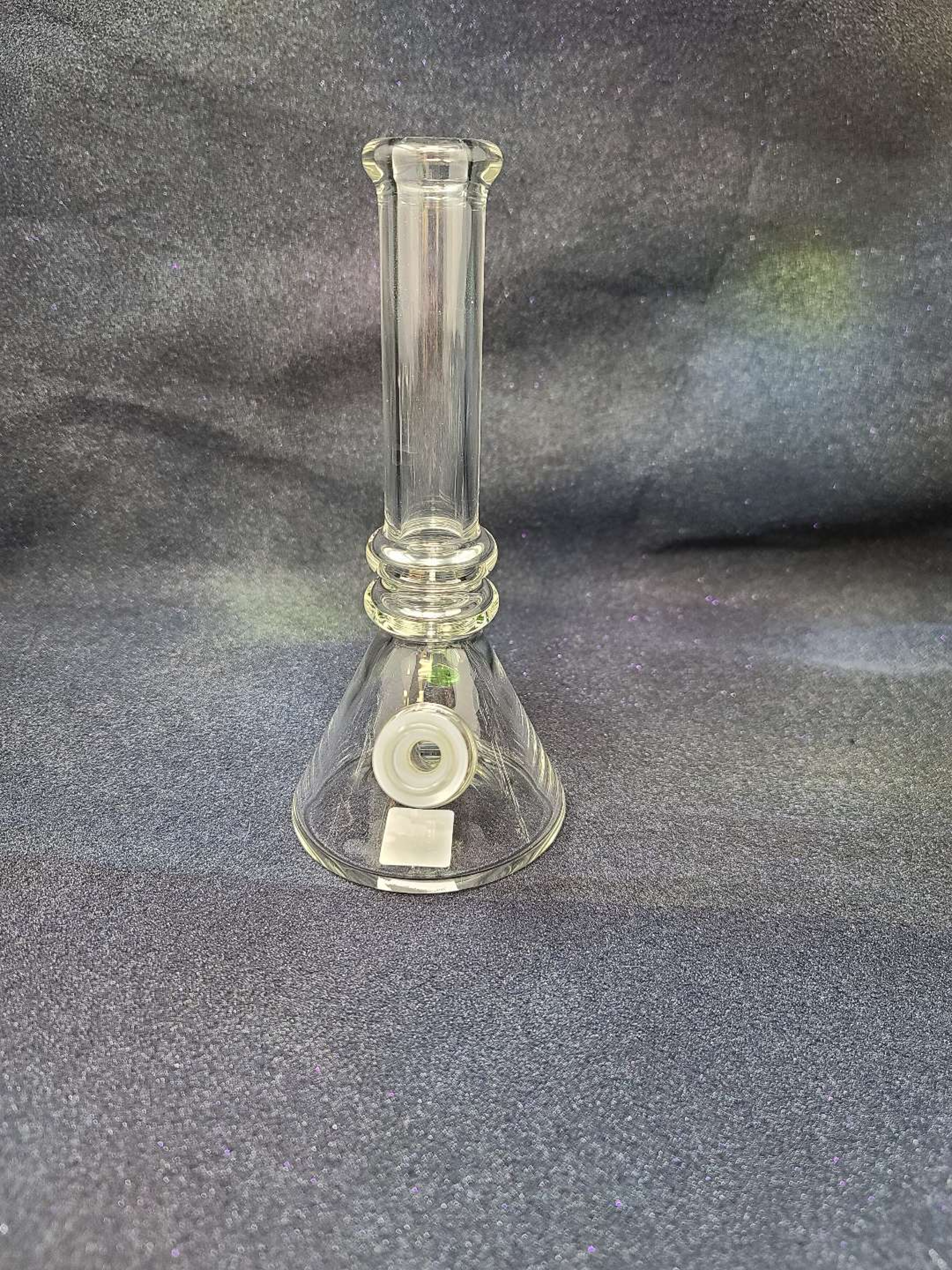 Preview pic of Vann Slam - Beaker W/ Mille. Post 1
