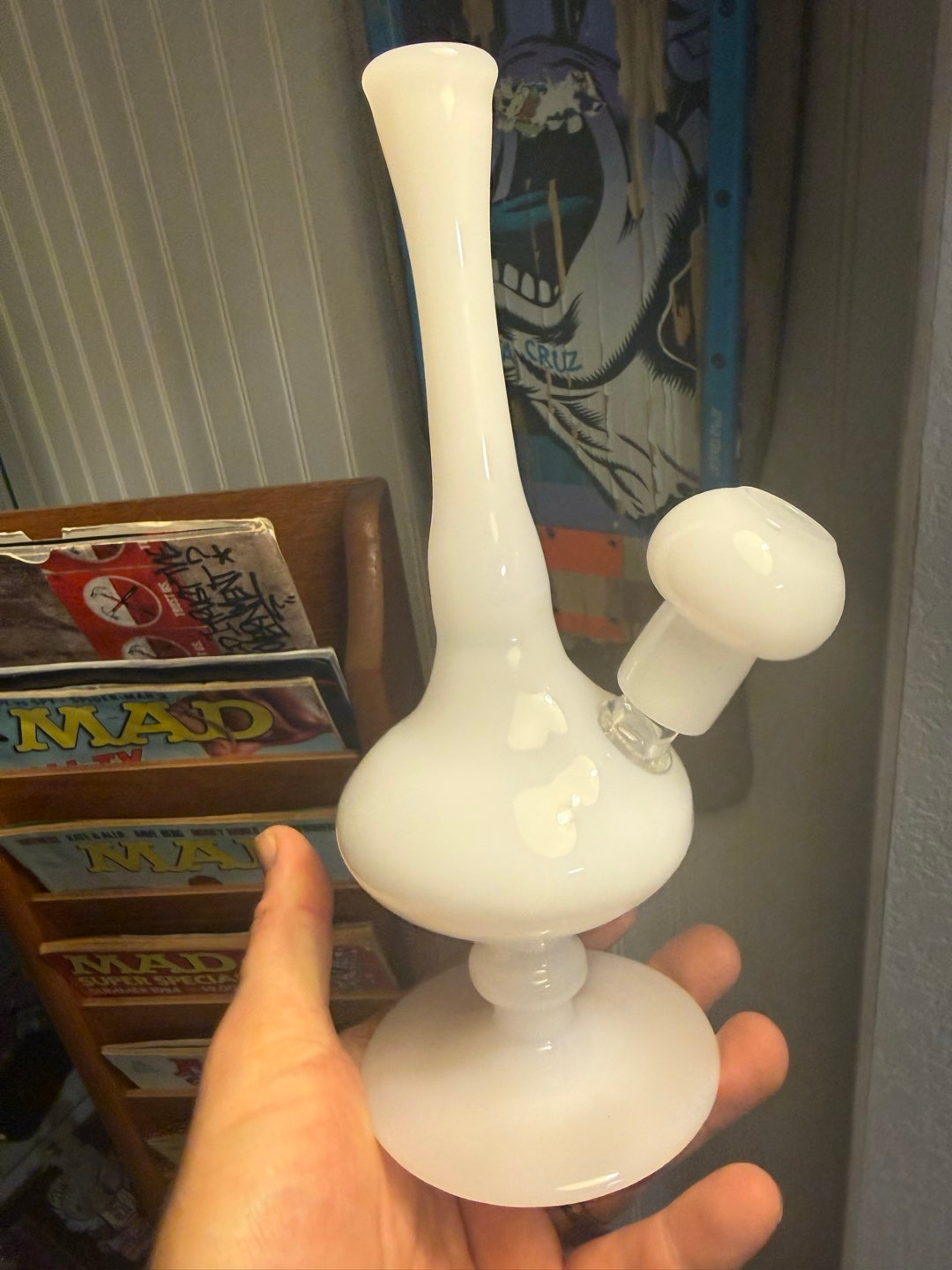 White vase oldschool style male rig image 0