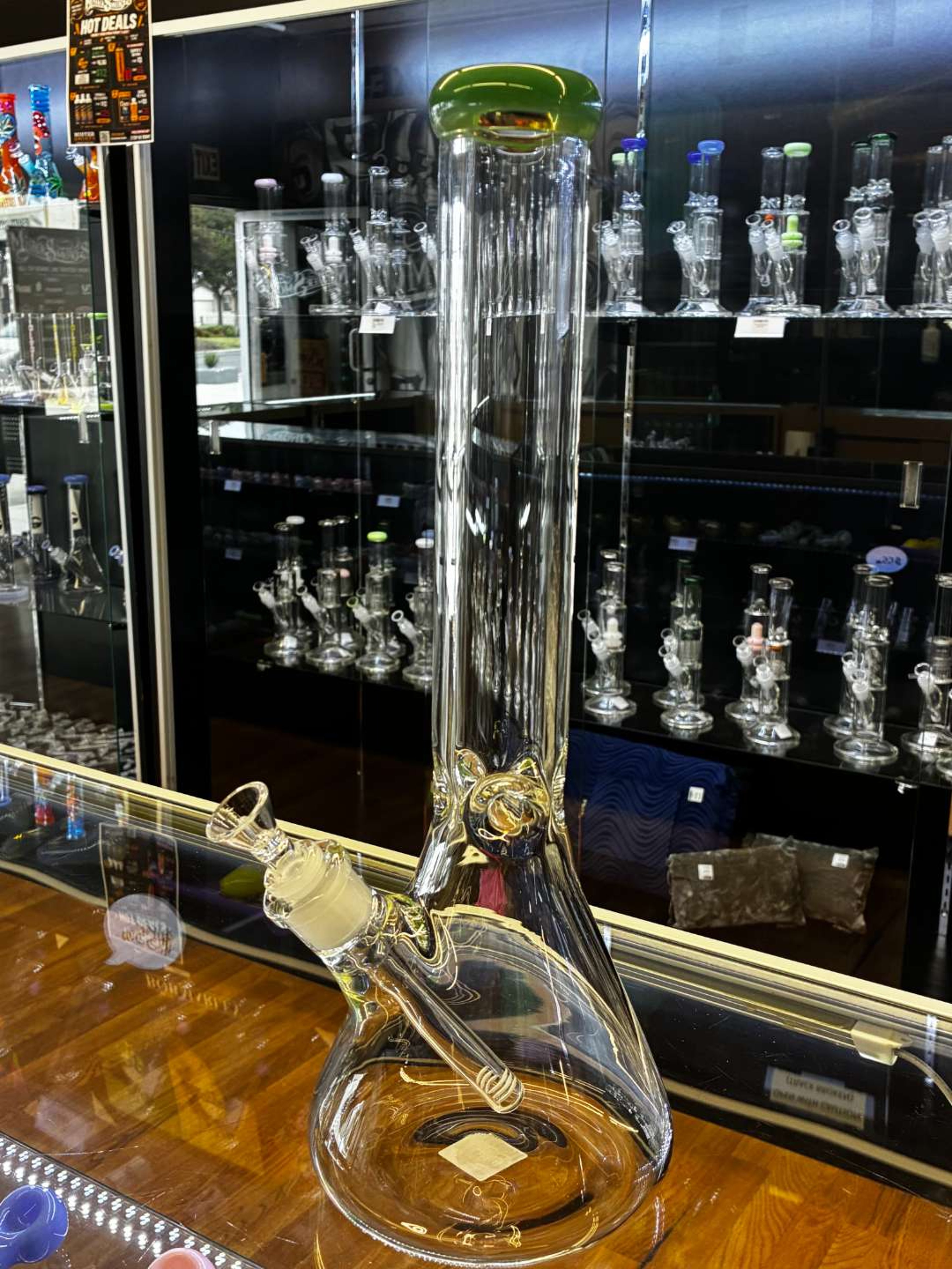 Preview pic of 16'' 9mm Beaker Tube with Green mouth lip