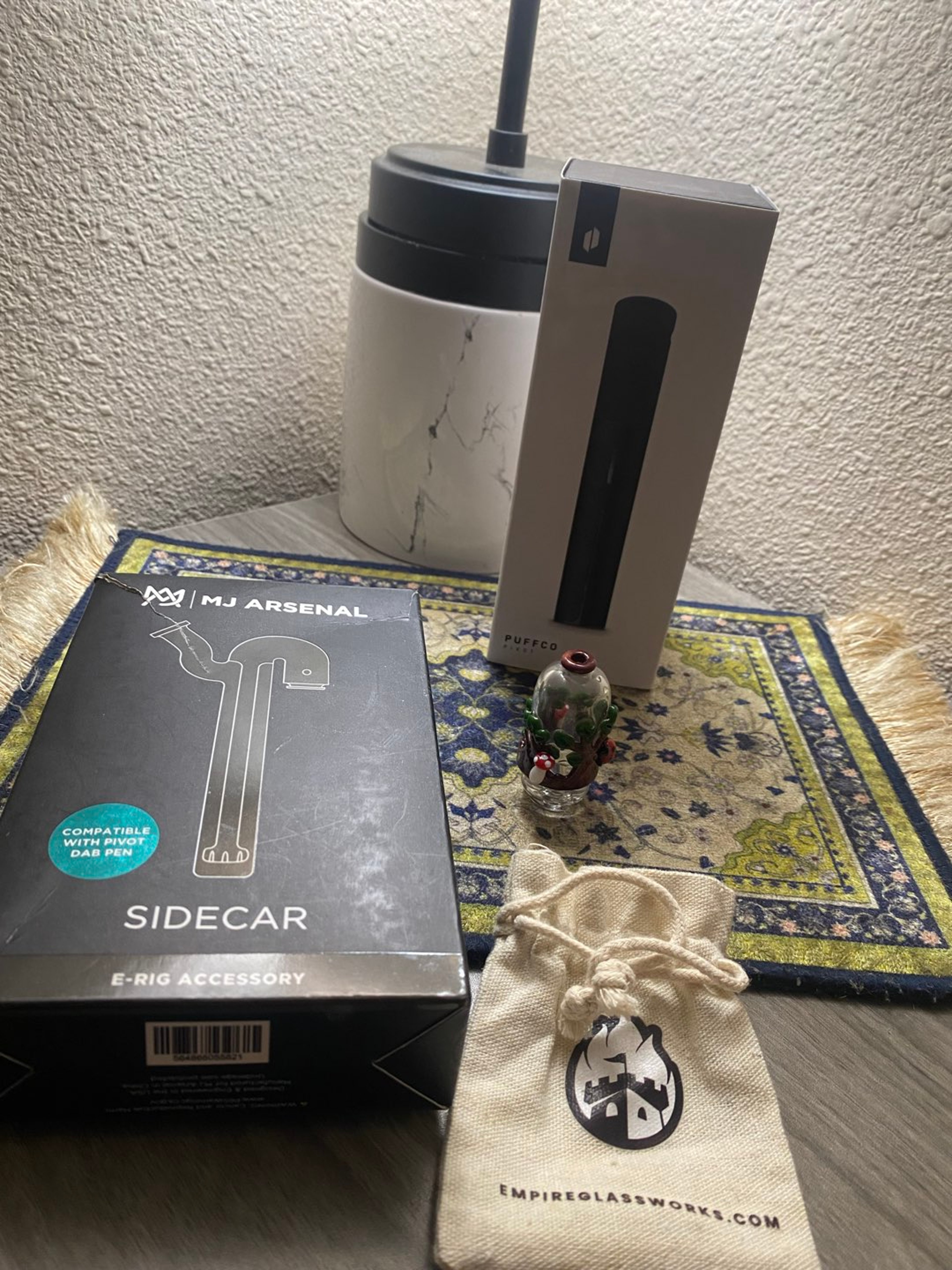 Puffco Pivot with glass attachments image 0