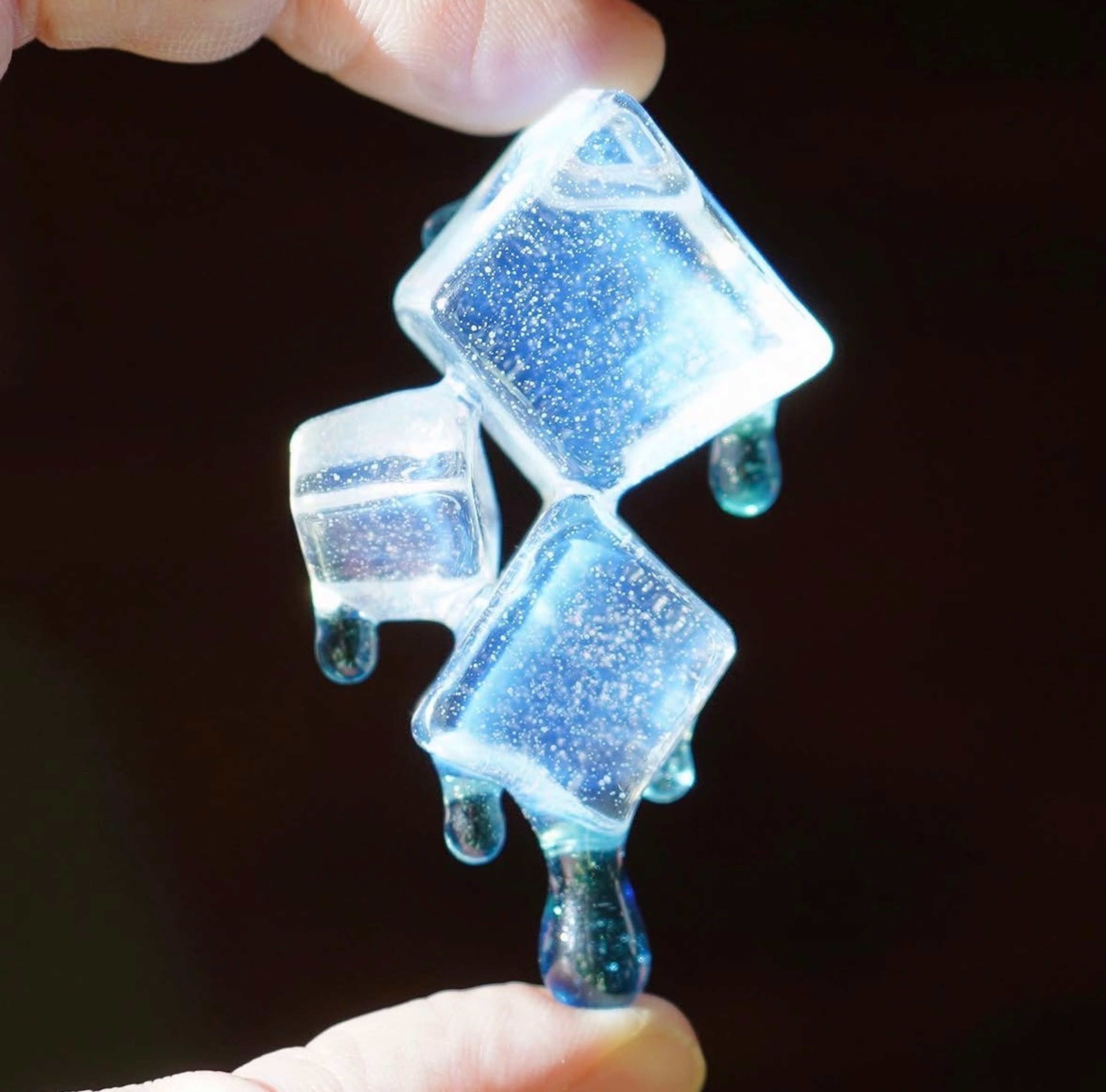 Preview pic of Chaka Glass melty ice cube cluster pendant with blue stardust drips
