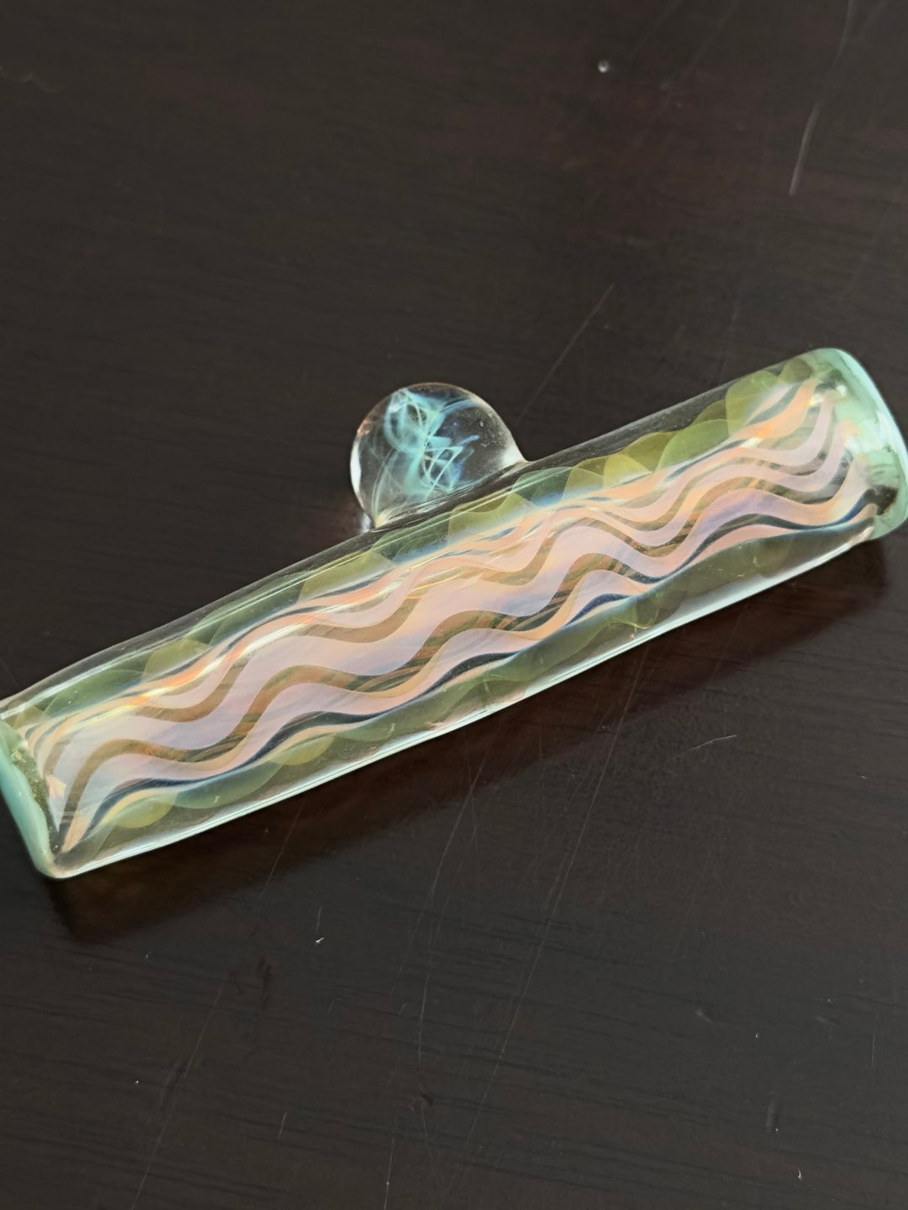 Preview pic of Steveosullyvan Entheo Glass gold/silver fumed chillum with mint lippies