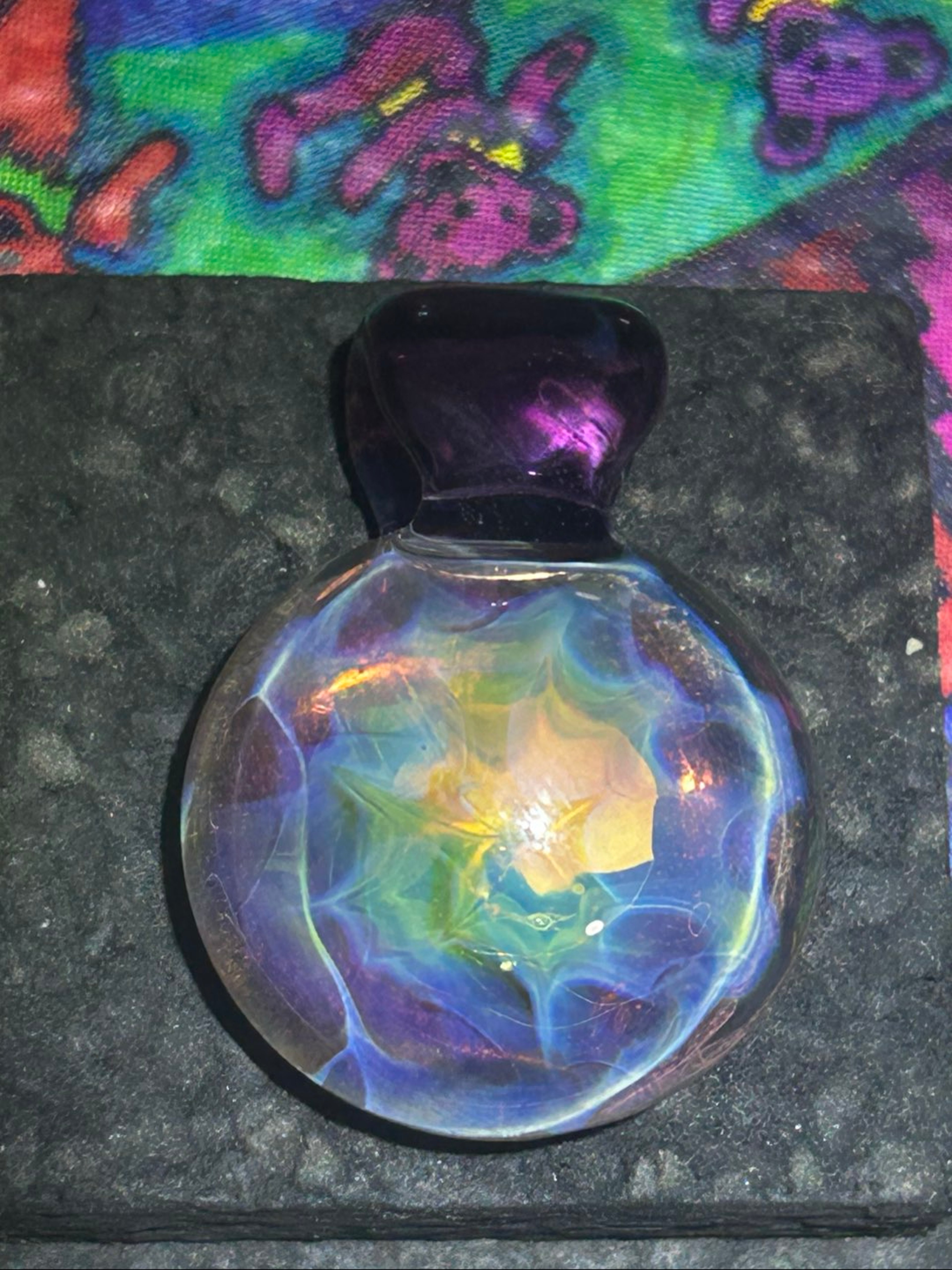 Preview pic of Green forest glass pendant