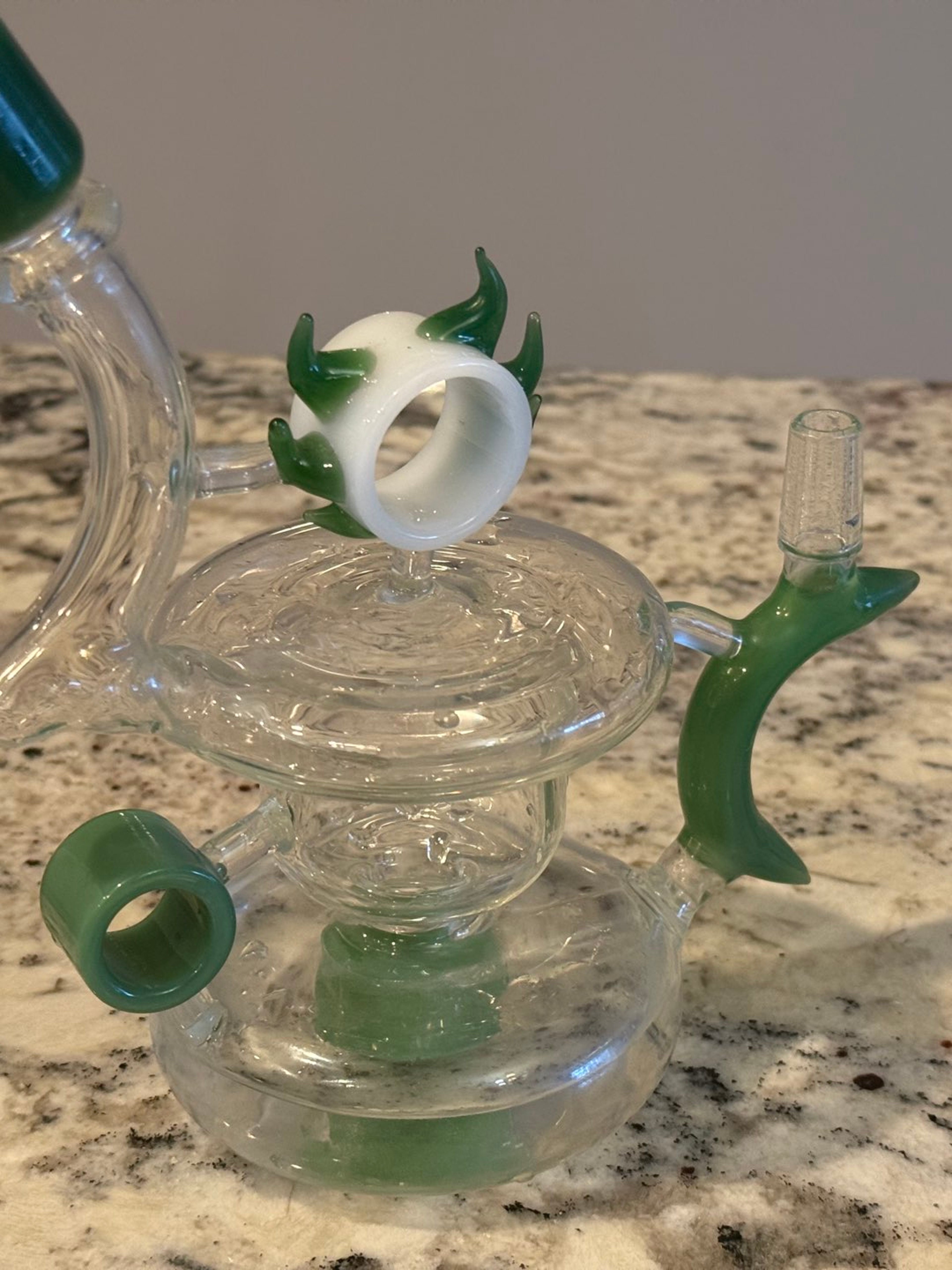 Preview pic of green and white rig