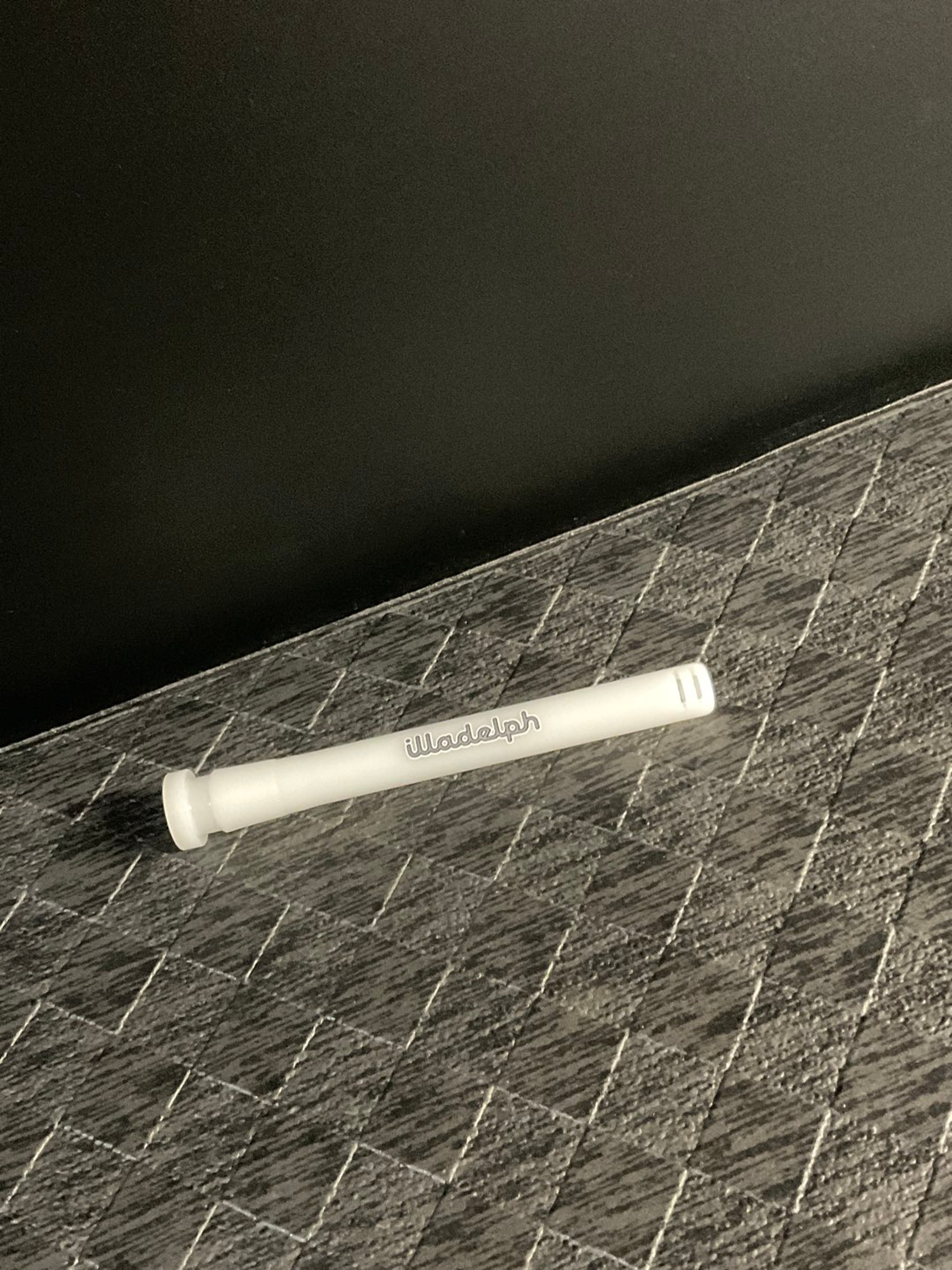 Preview pic of illadelph 2nd White with Gray Logo 14/18 Down Stem