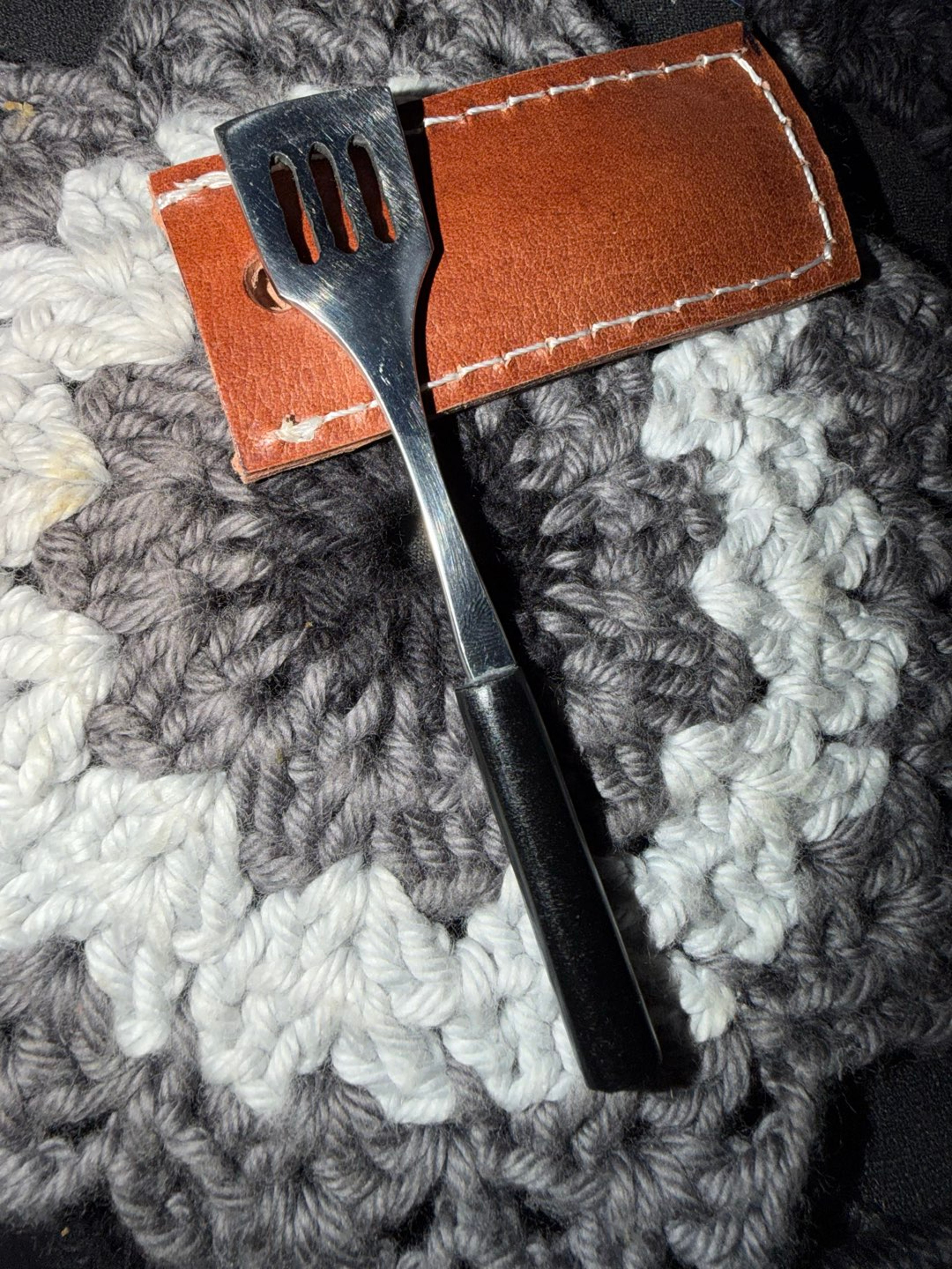 SpongeBob's trusty spatula image 0