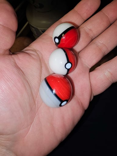 Preview pic of 25mm Pokeball Marble