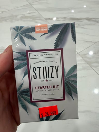 Preview pic of Stiiizy starter kit neon orange edition