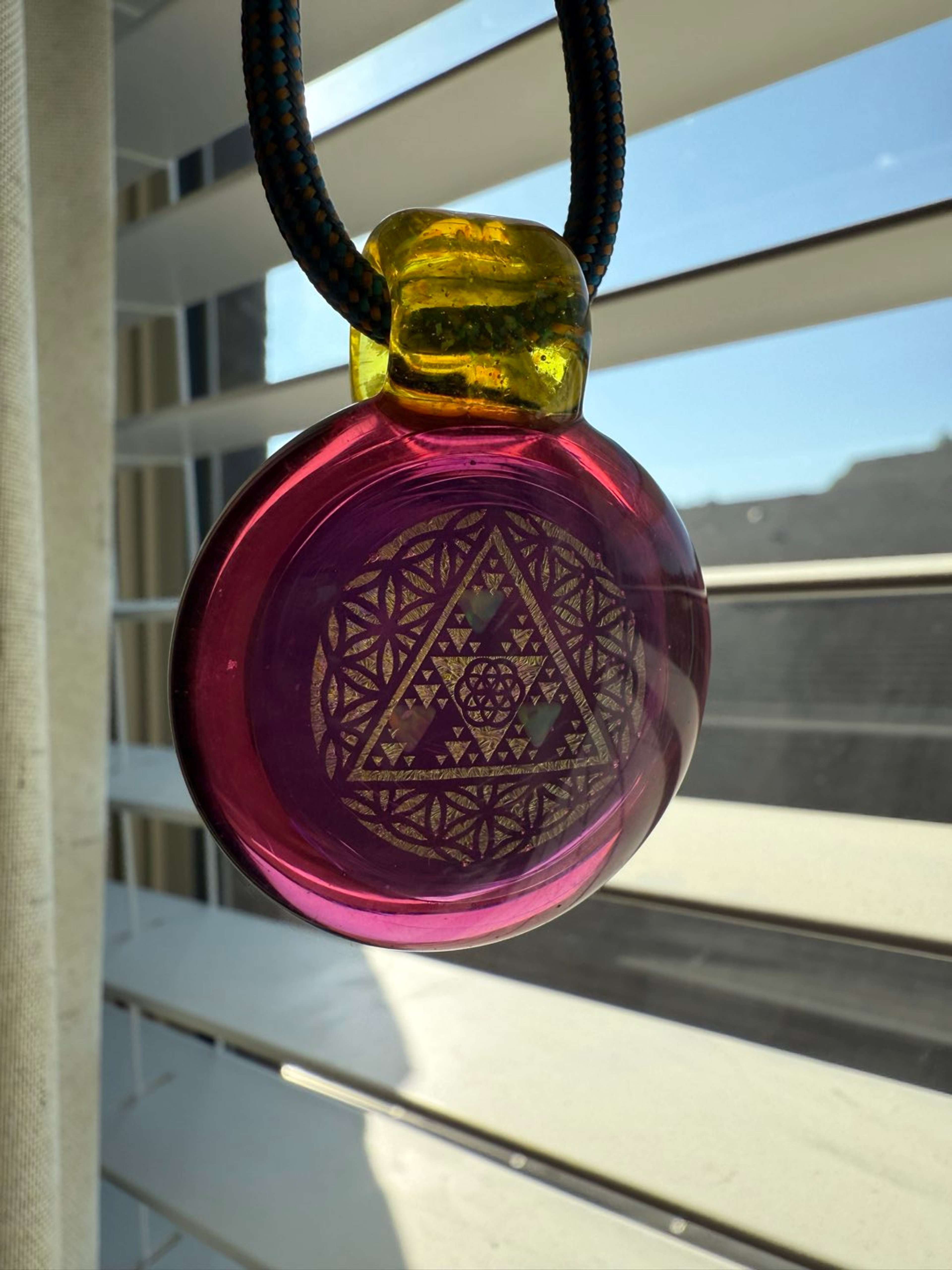 GlassMaze pendy image 0