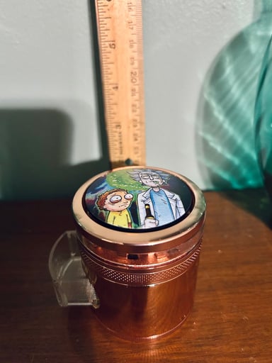 Preview pic of Rick and Morty spinning top grinder