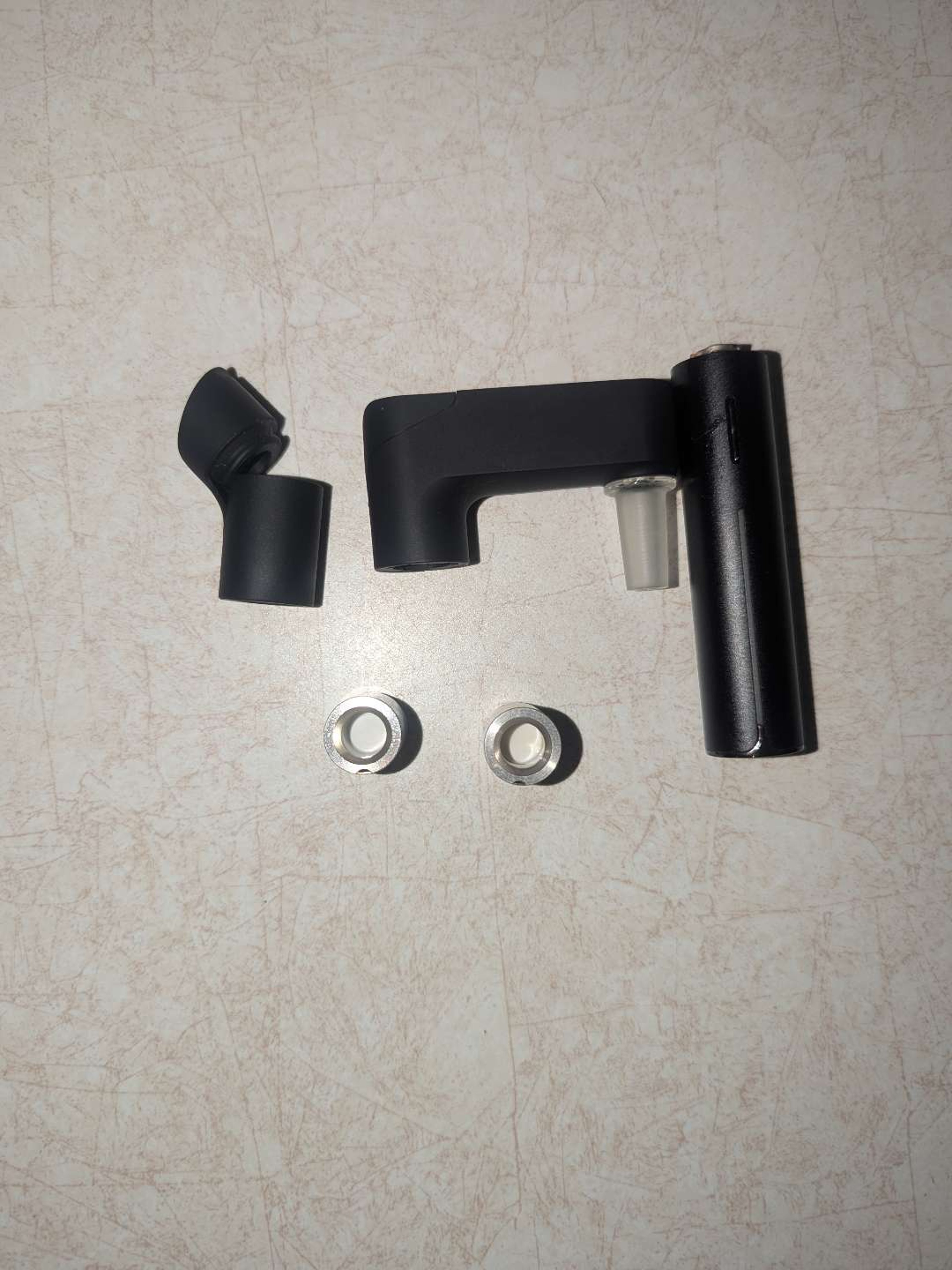 Puffco pivot with rig adaptor image 0