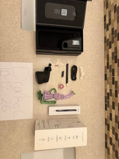 Preview pic of Puffco Peak V2 Bundle – Great Condition + Extras