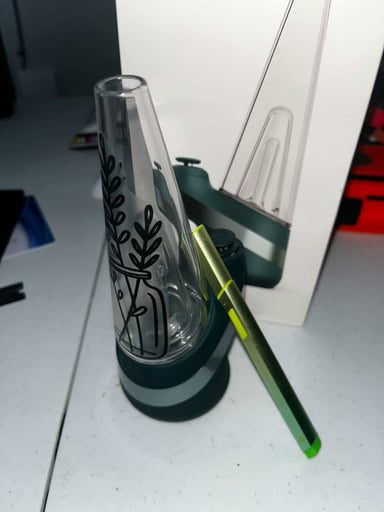 Preview pic of Puffco peak/paradise green hot knife