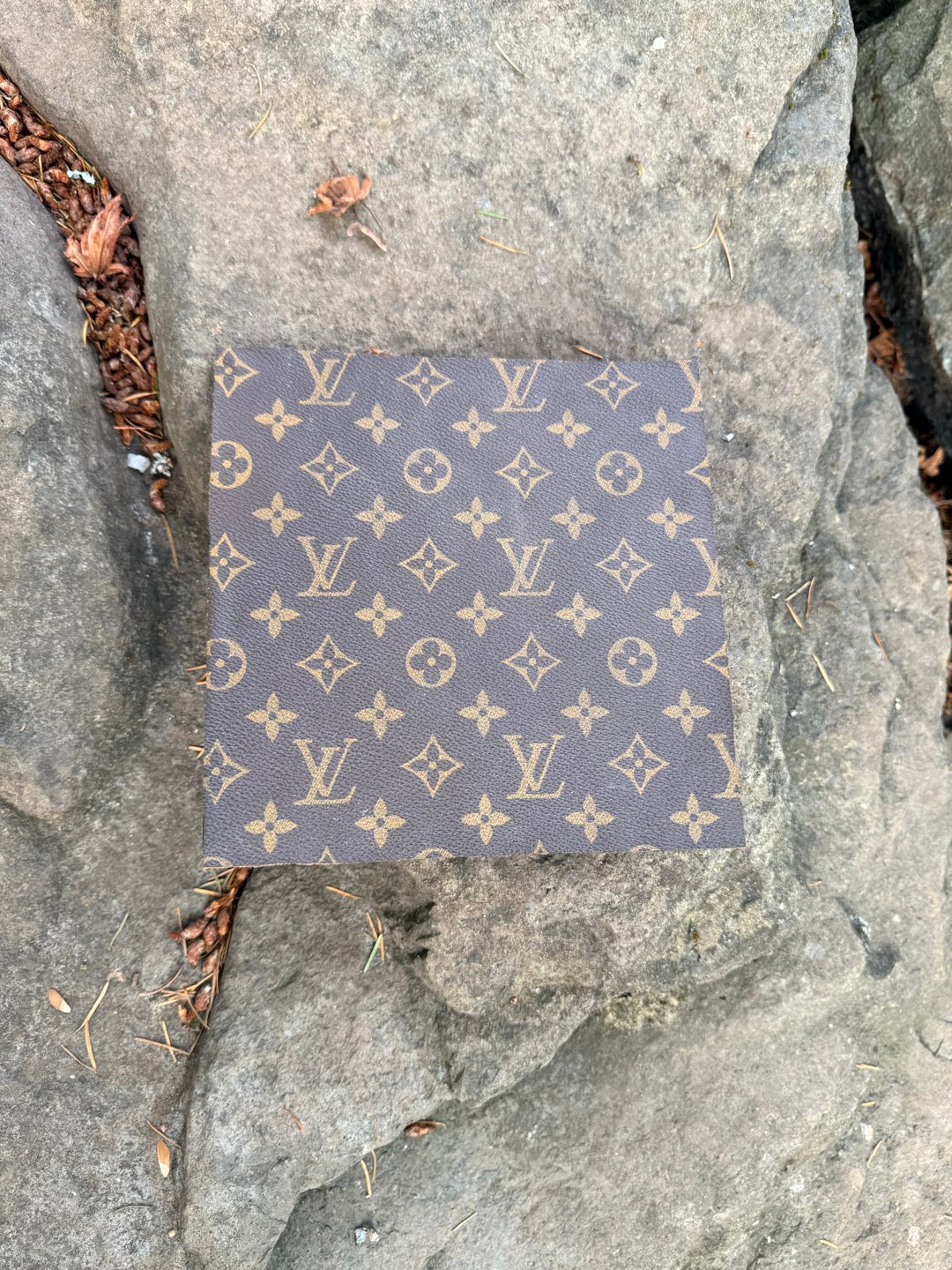 Louis Vuitton Dab Pad - Recycled Rubber Base image 0