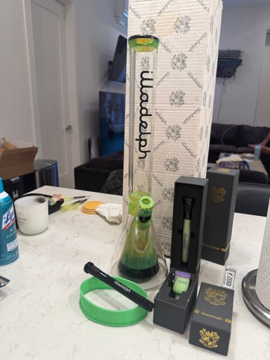 Preview pic of SLIME GREEN ILLADELPH COLLINS BEAKER