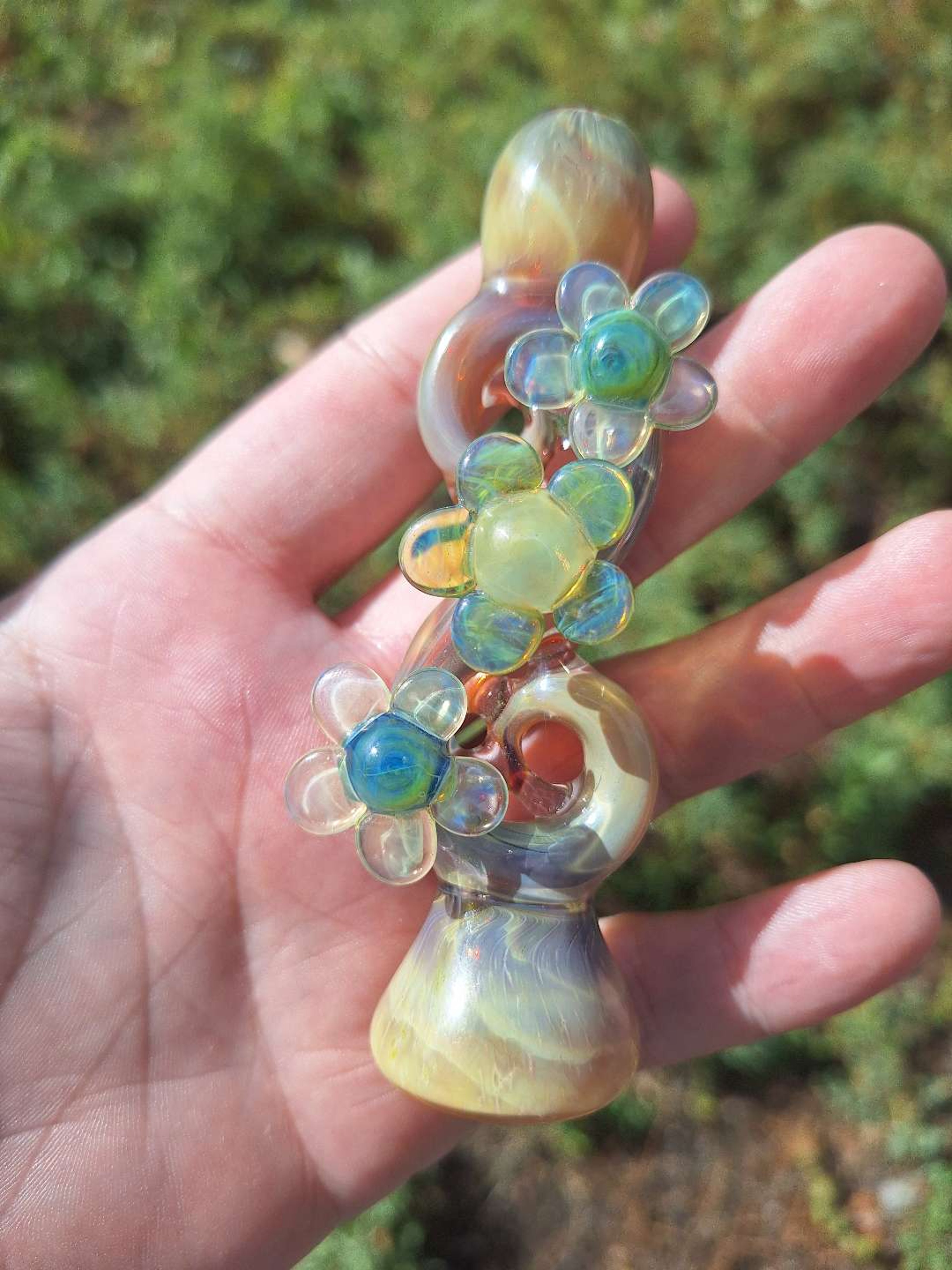 Preview pic of Flower totem chillum