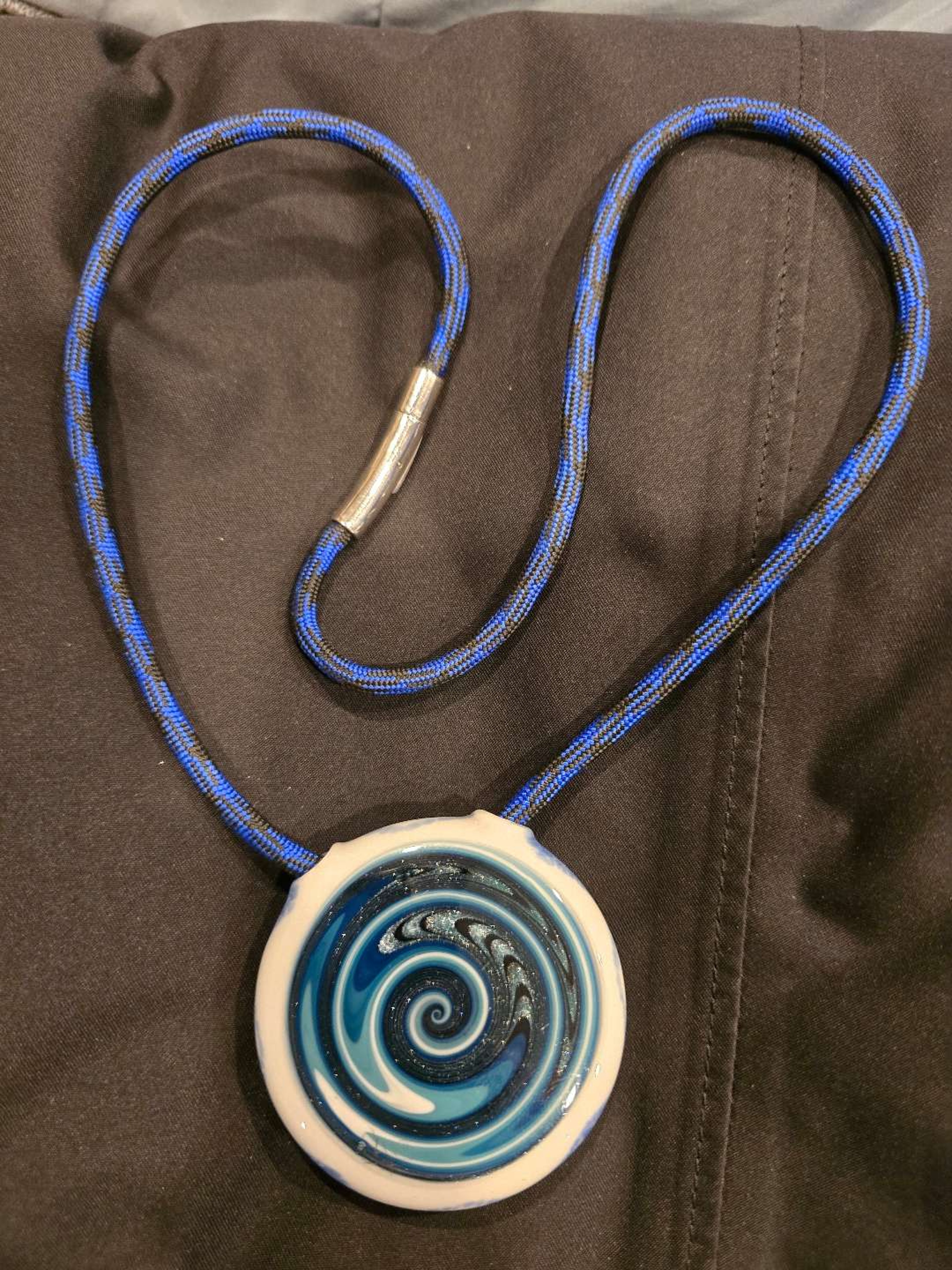 Blueberry slinger pendant image 0