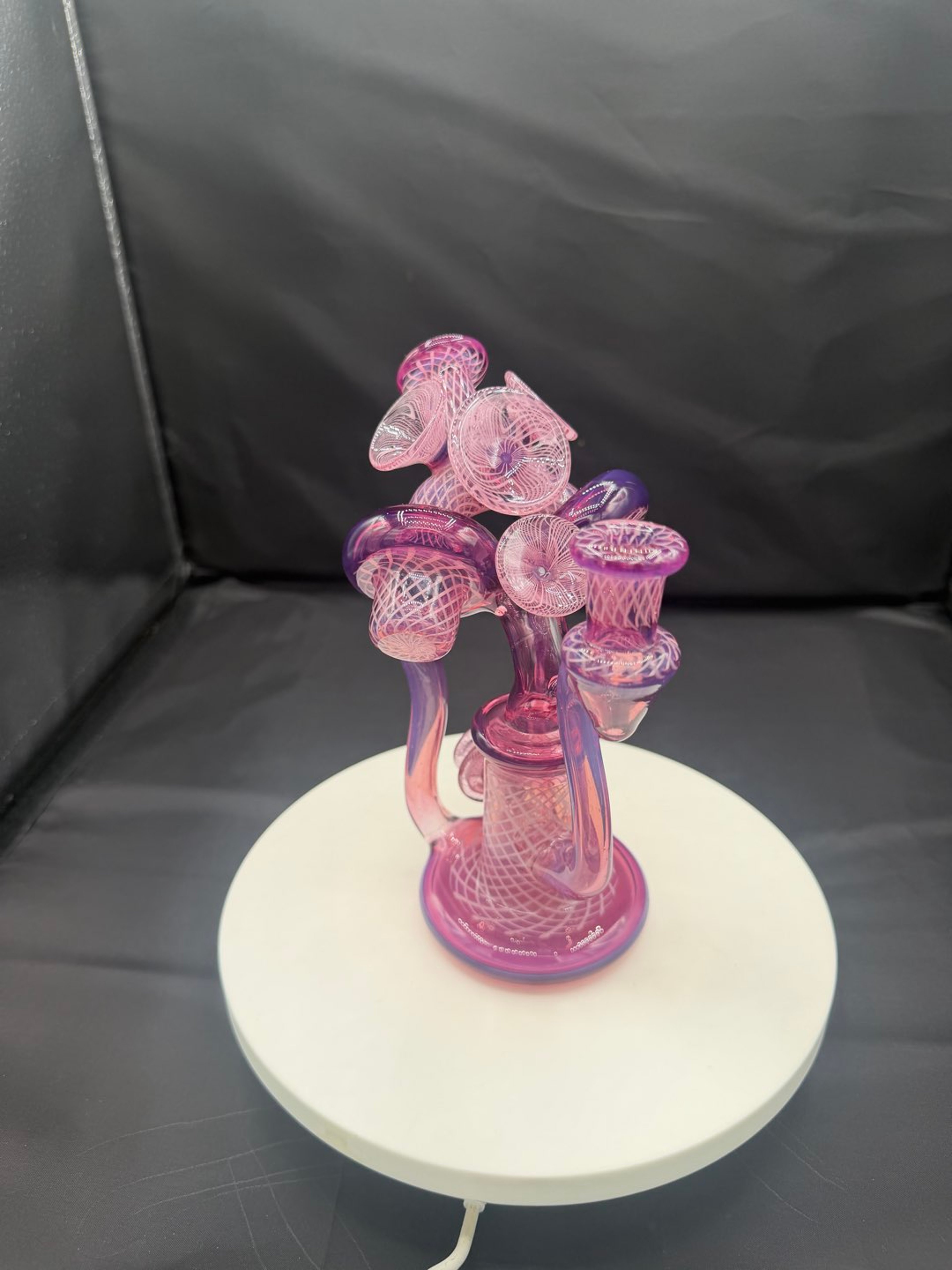 Preview pic of Et glass Elliot Todd glass