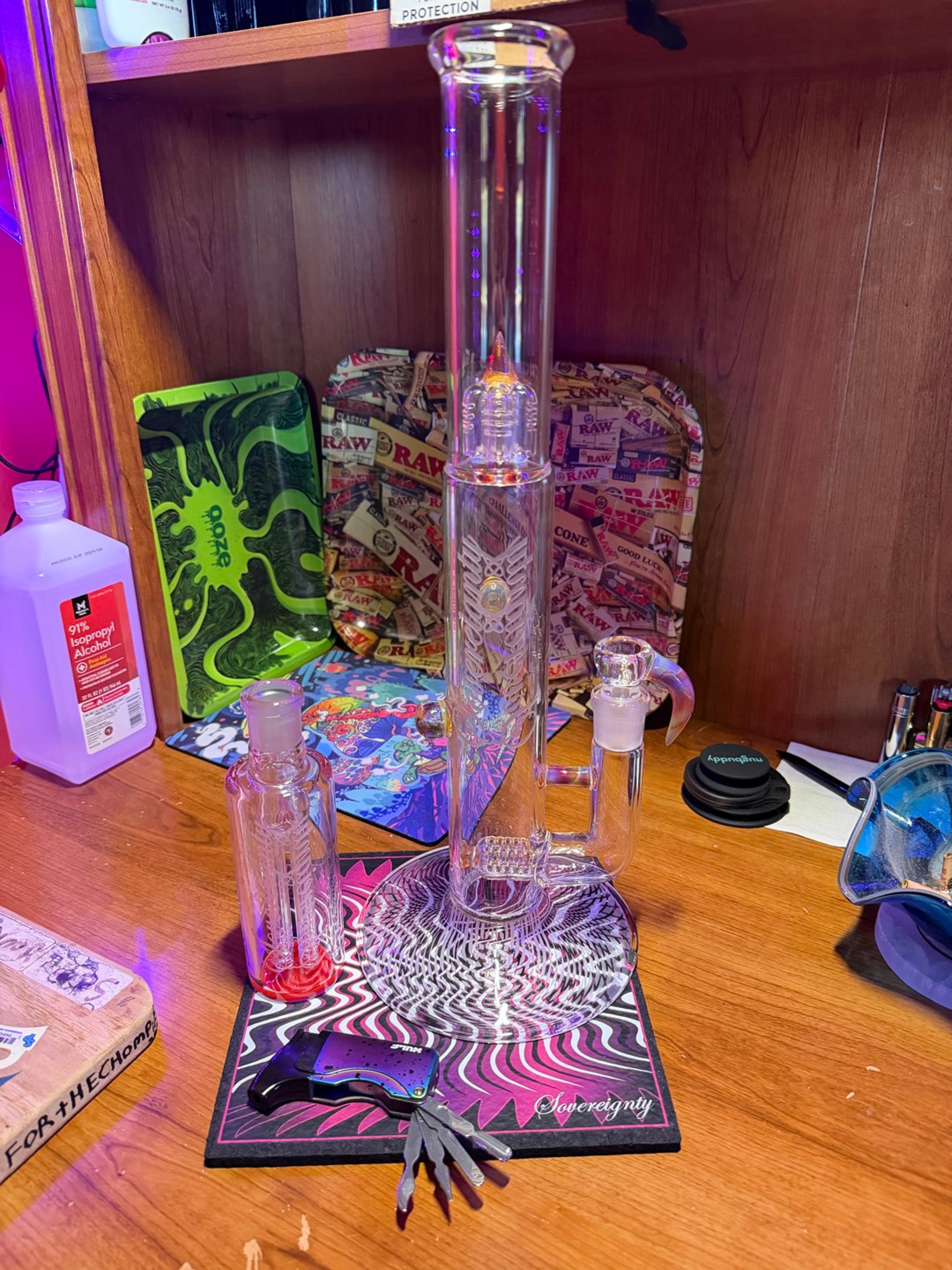 2026 SOVEREIGNTY BISHOP 20MM STEMLINE PA IN GUAVA ROOT INCLUDING 2 MILLIES W/MATCHING PINK SLYME OVER POPPY F4 ASH-CATCHER & 2026 RUBY REWIG SOV MOODMAT image 0