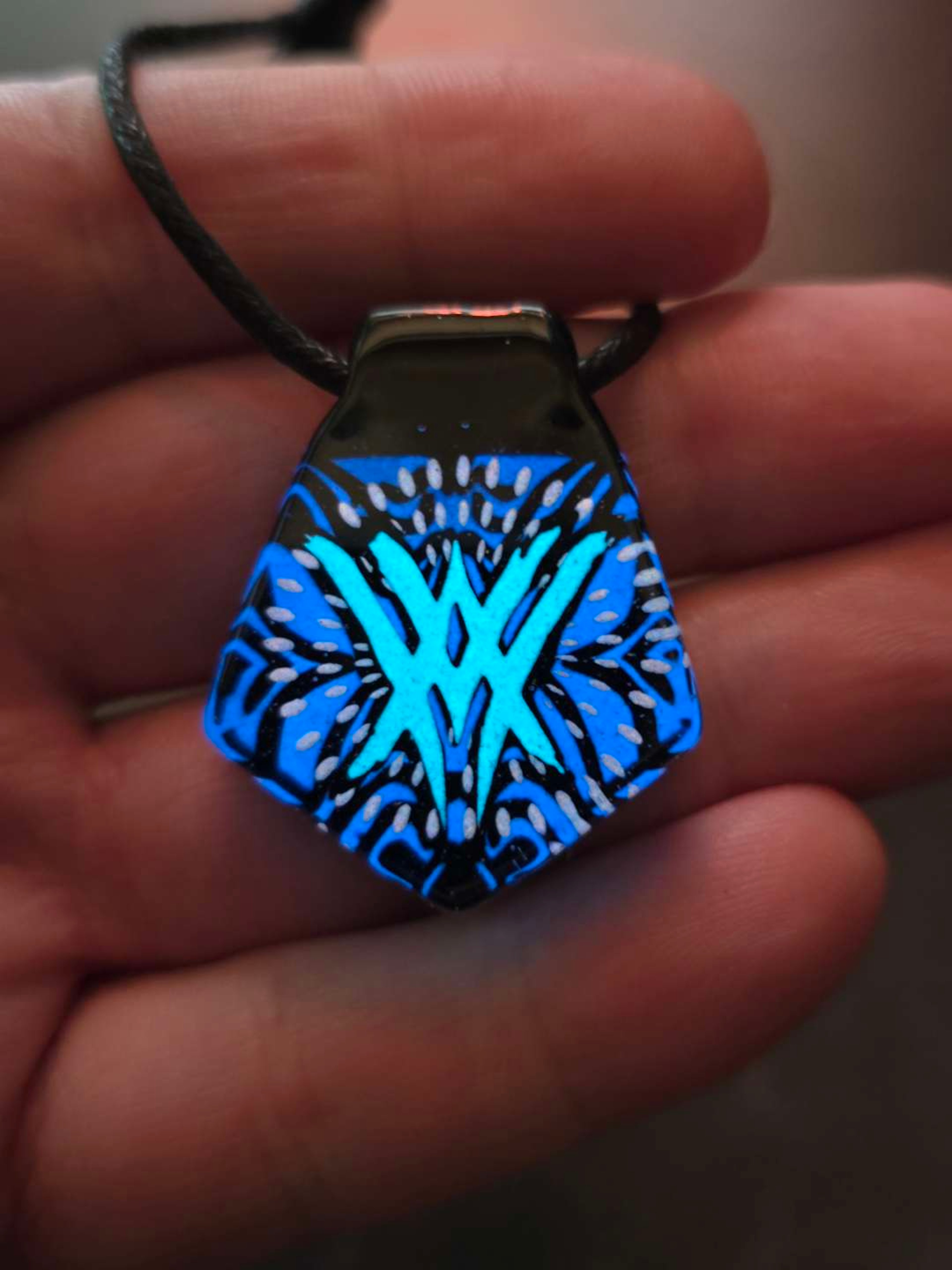 Preview pic of Destiny Savathune Layered Glow Pendant
