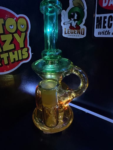Preview pic of 6.5" Two-Tone Emerald Green & Yellow Gold Mini Glass Recycler Rig⁠