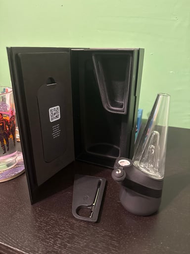 Preview pic of Puffco Peak V2 Black