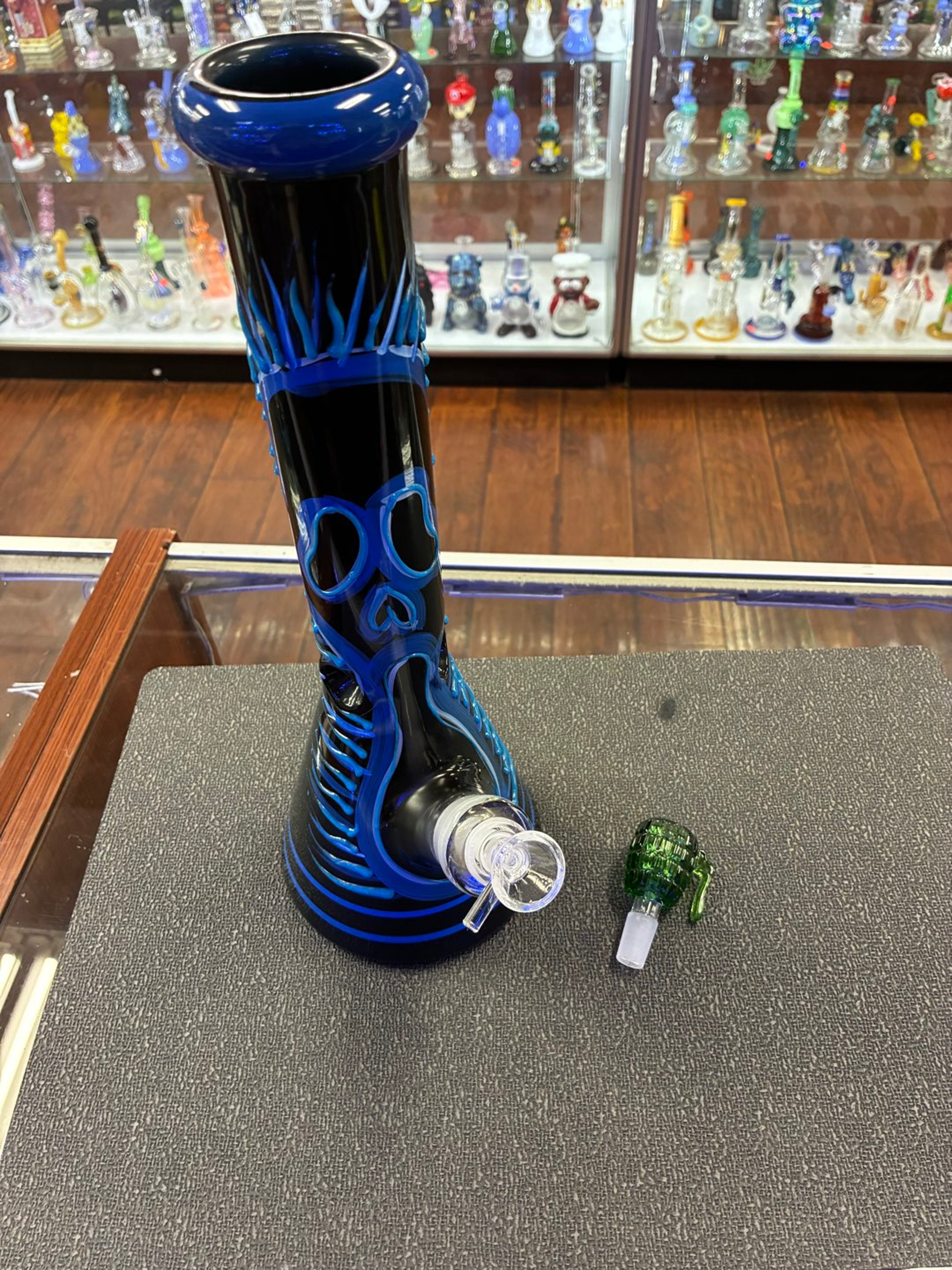 Scream Bong image 0
