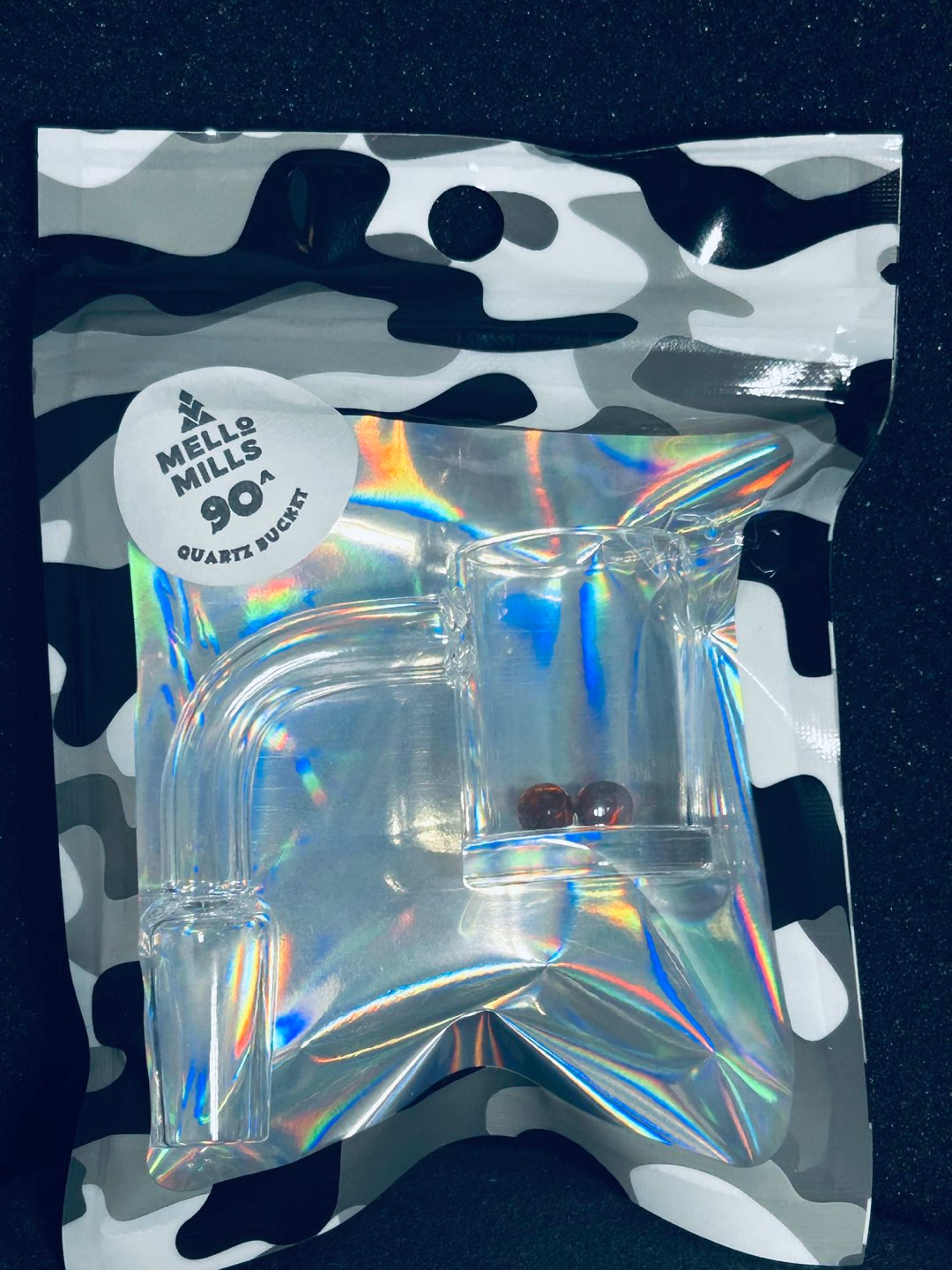 Preview pic of Quartz banger w/pearls