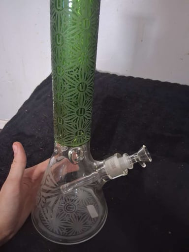 Preview pic of Utopia glass water bong