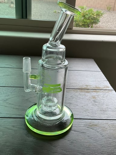Preview pic of Cheech&Chong “Up in Smoke” Bong