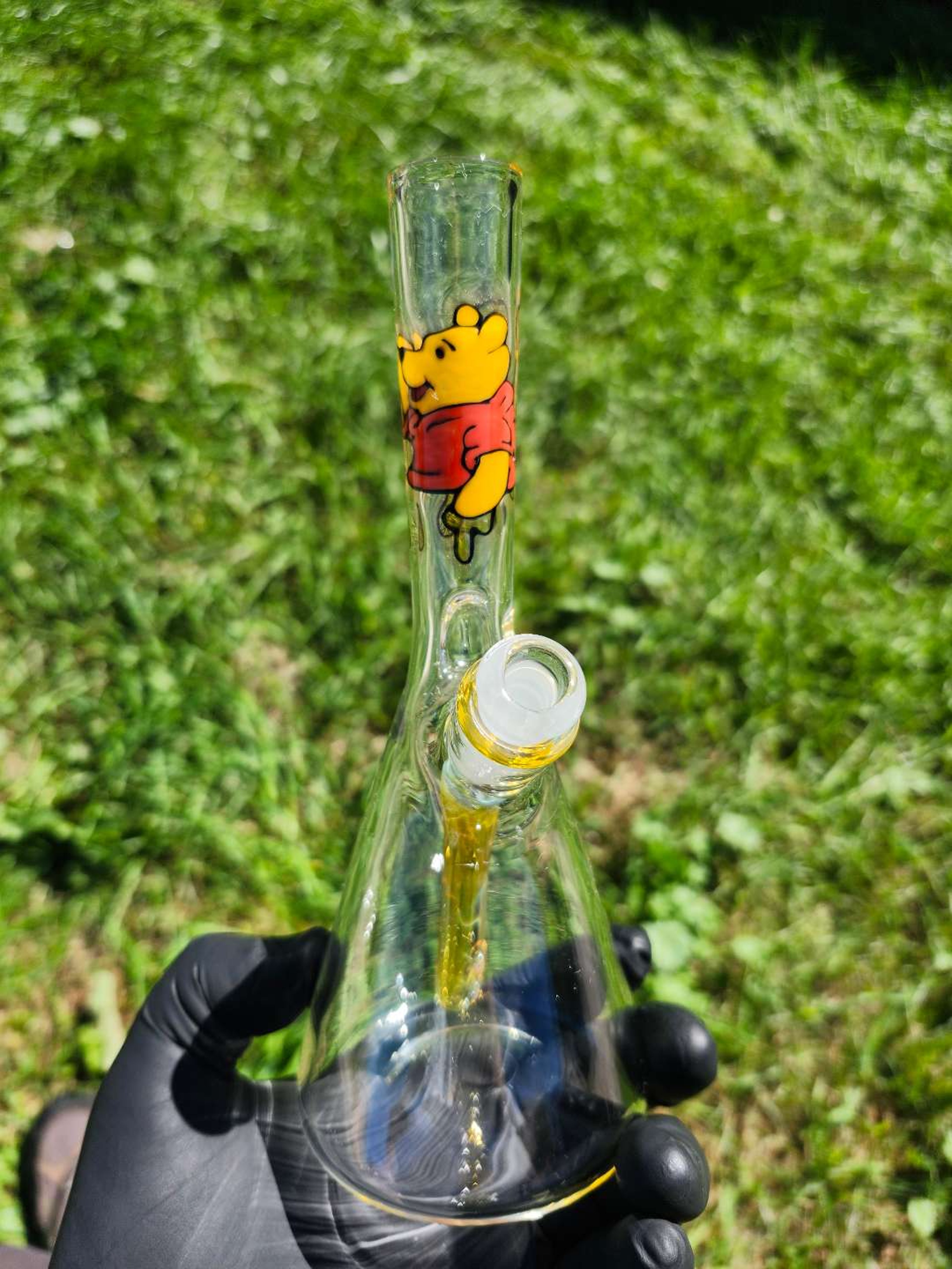 Preview pic of WINDSTAR GLASS WINNIE THE POOH