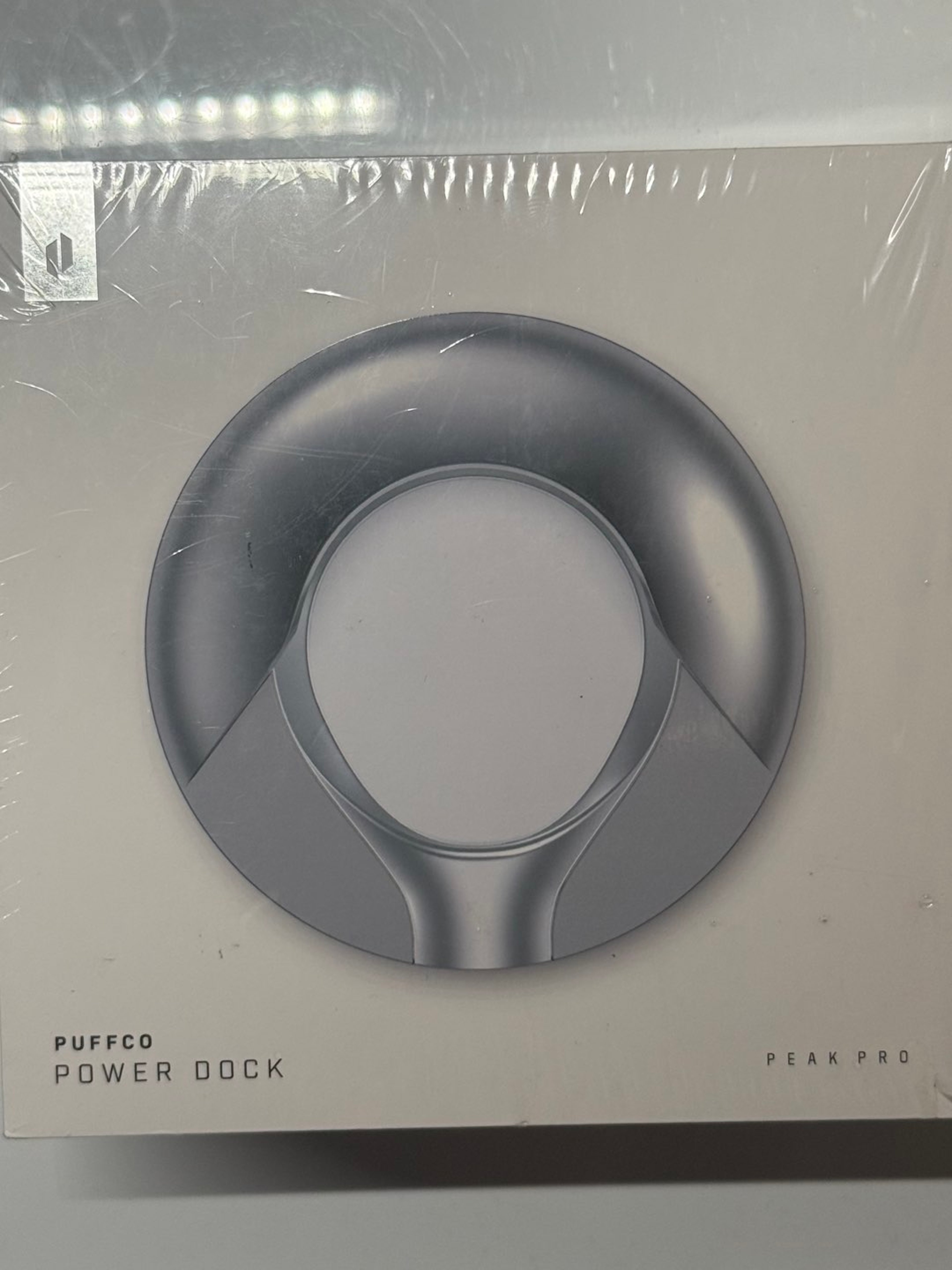 guardian puffco peak pro power dock wireless charging image 0