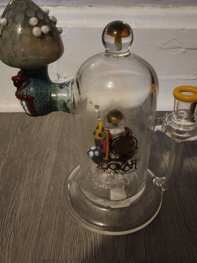 Preview pic of Lookah heady mushroom rig
