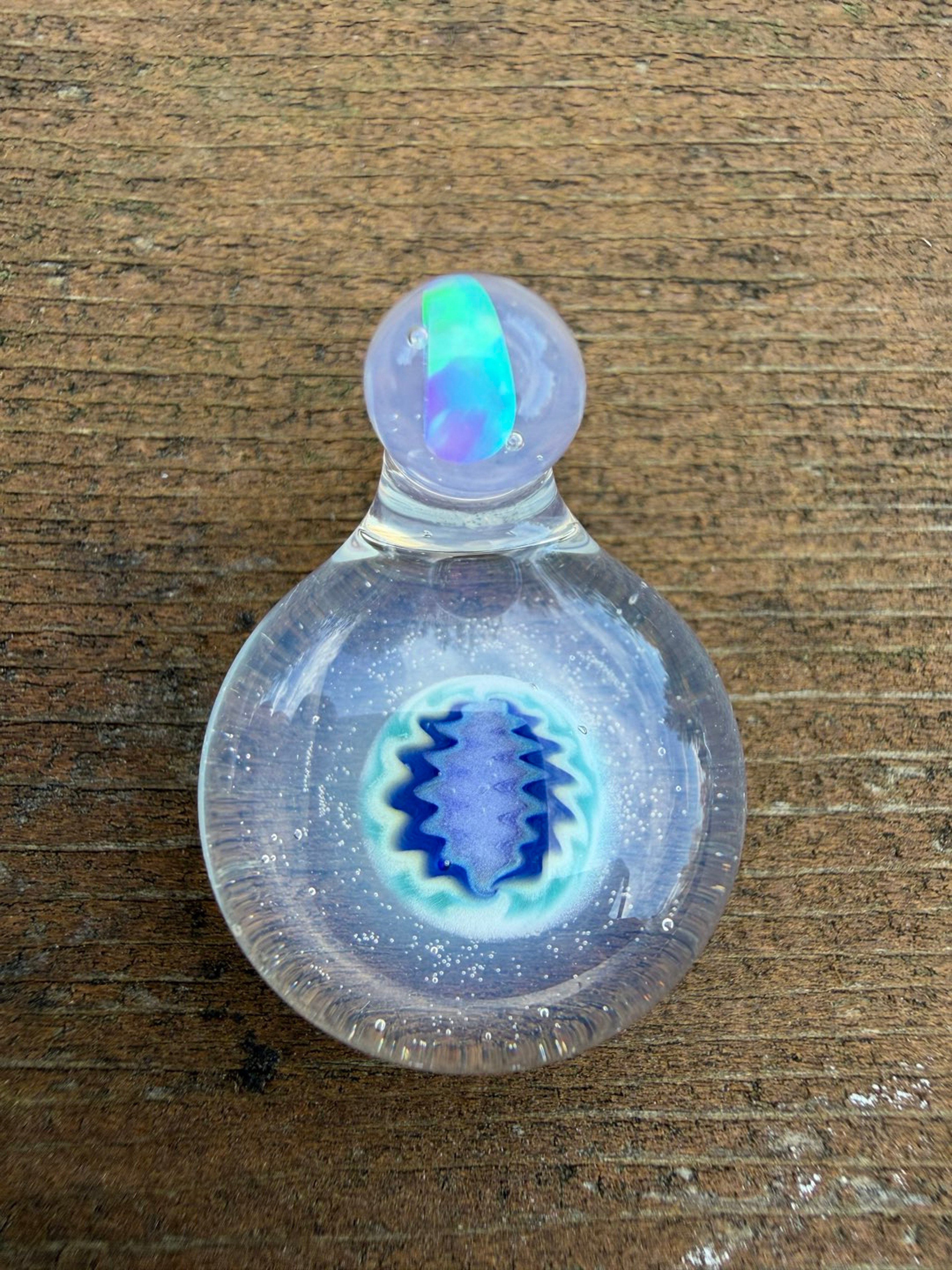 Preview pic of Fortunate Glass wigwag pendant