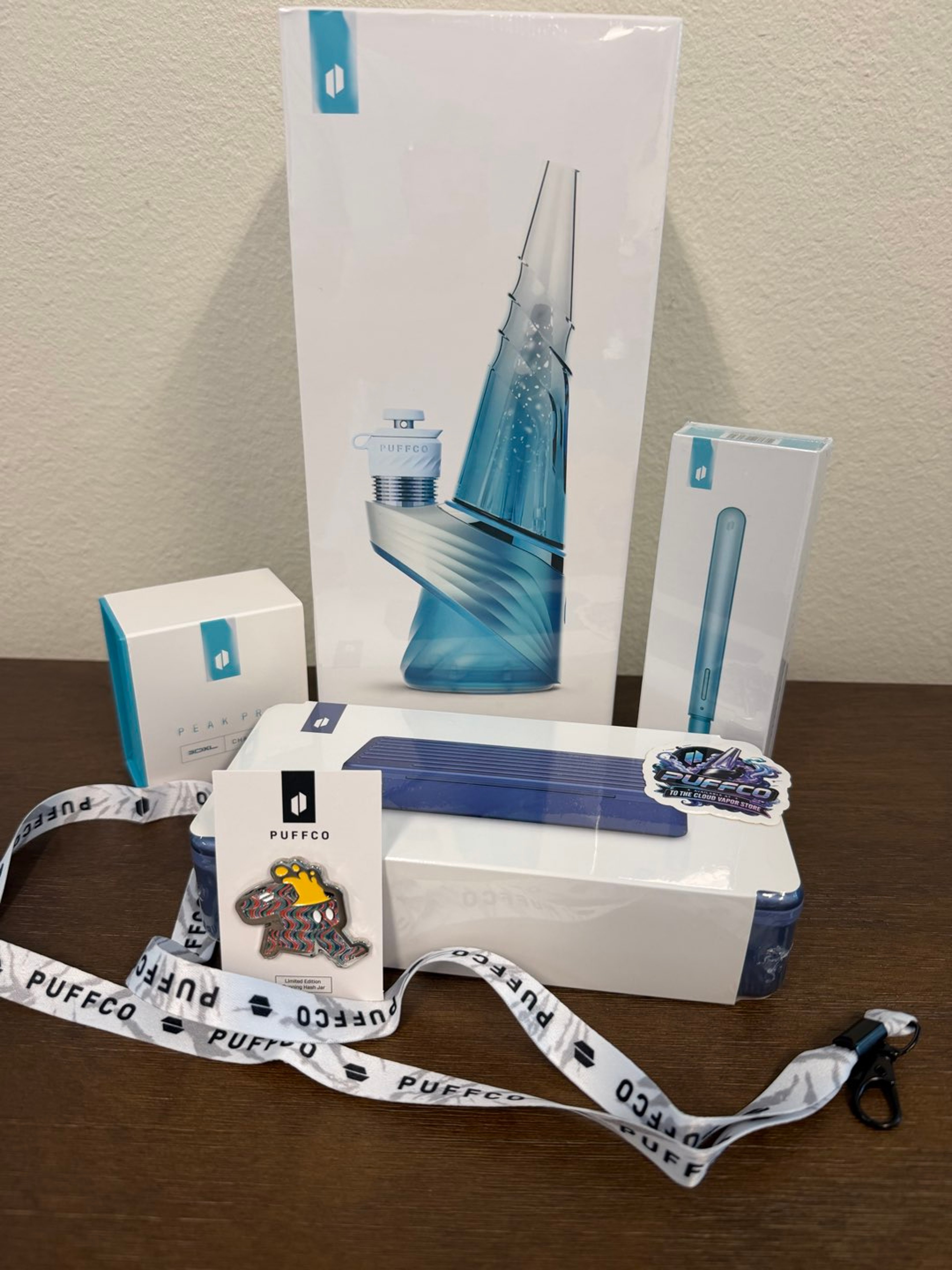 Puffco Peak Pro Glacier Bundle – Spare Chamber, Hot Knife, Travel Case & Lanyard image 0