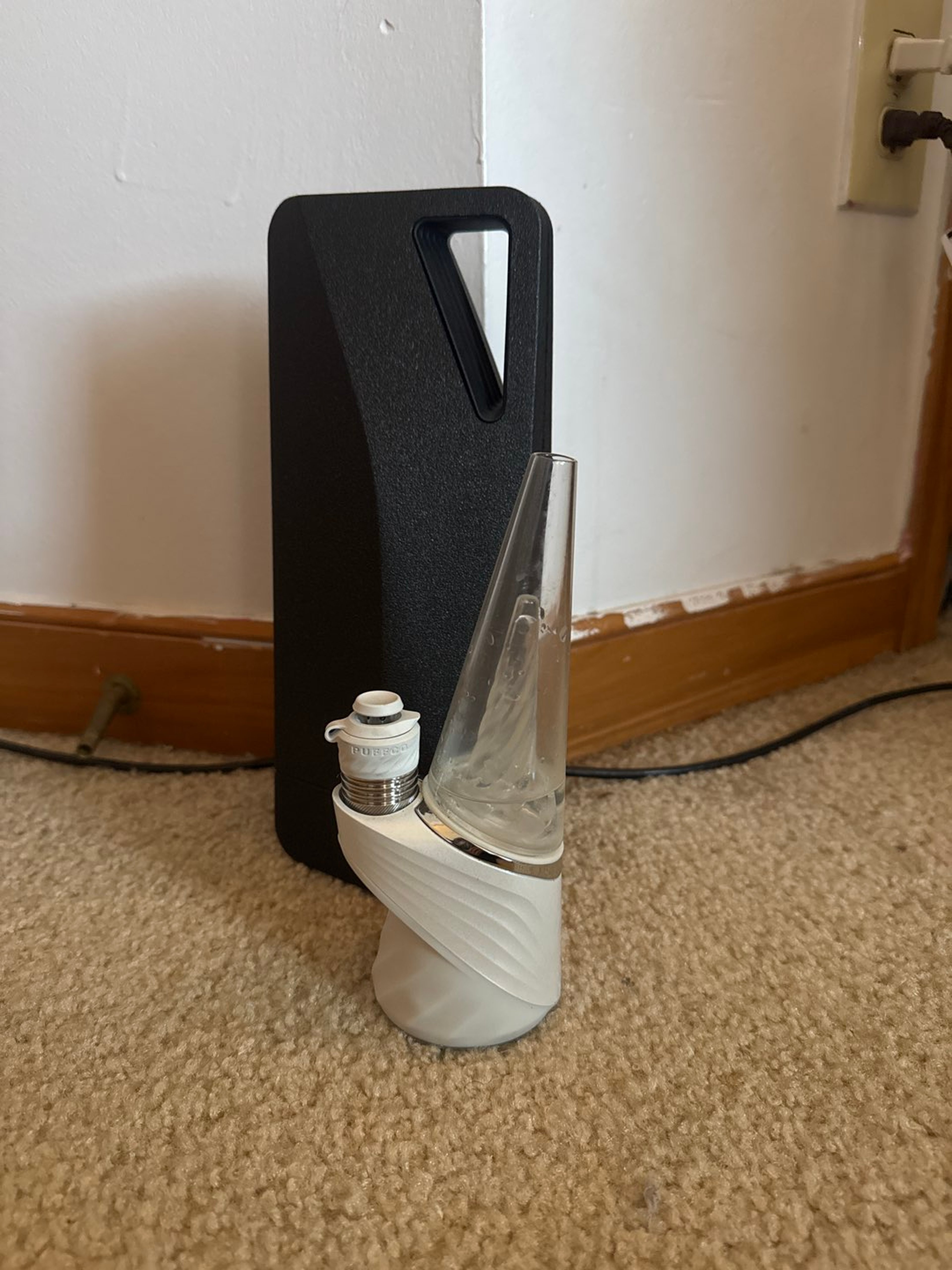 White puffco peak pro with 3dxl chamber image 0