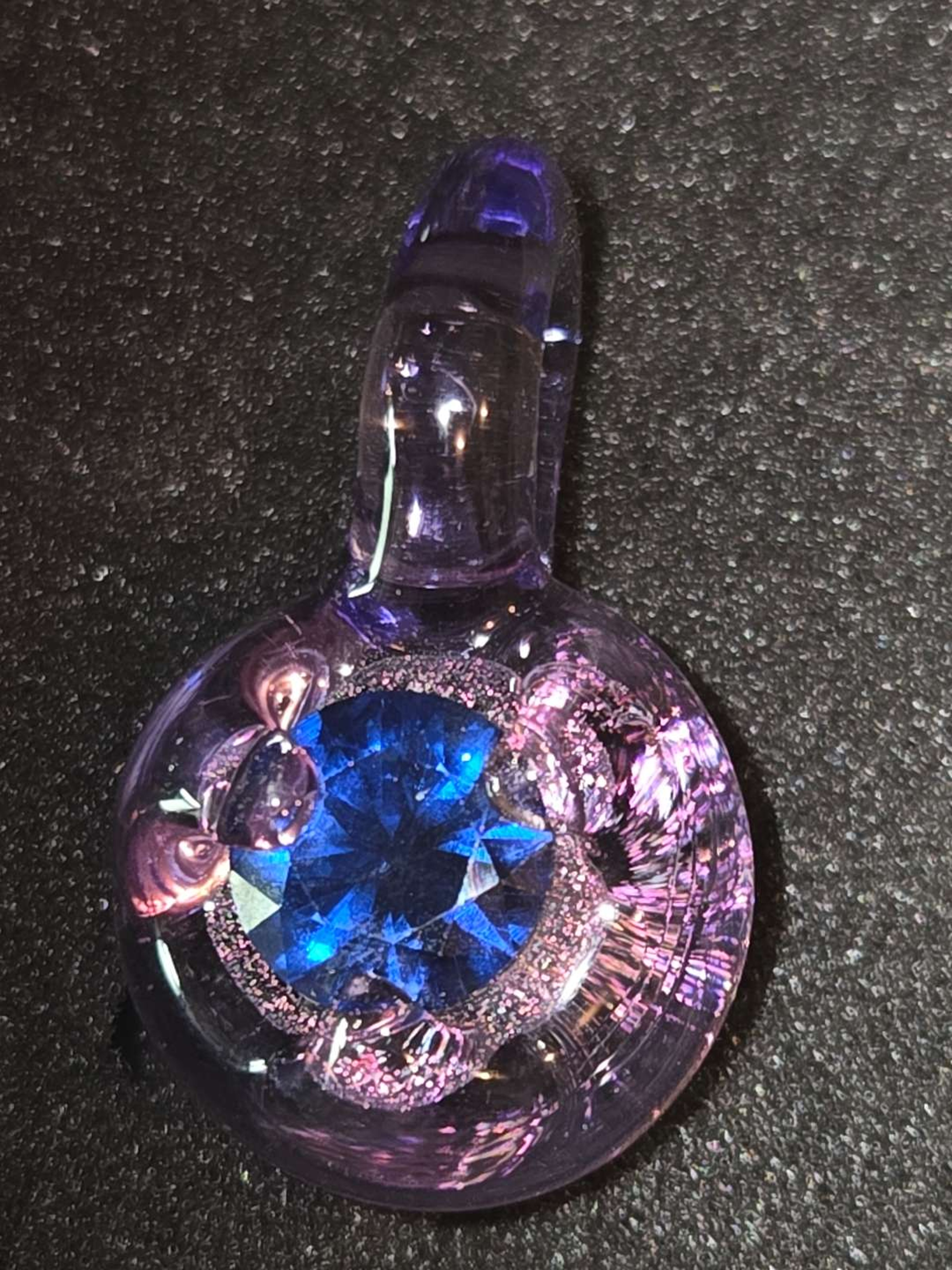 Preview pic of Venom dichro gemset pendant