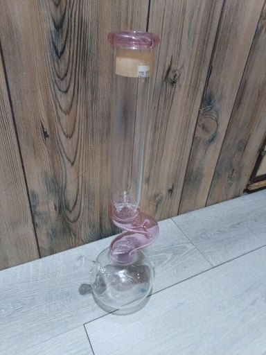 Preview pic of Pink and clear bong