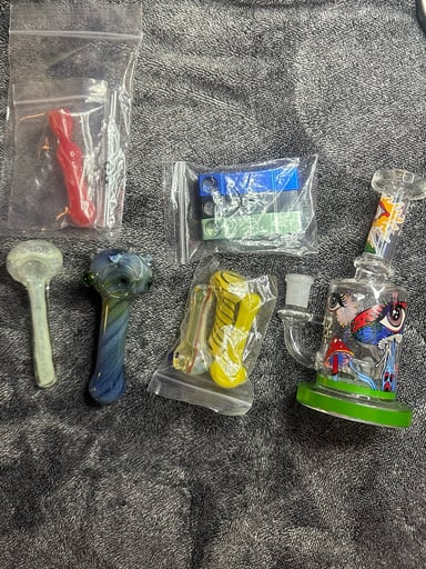 Preview pic of Brand new Pipe and bong set