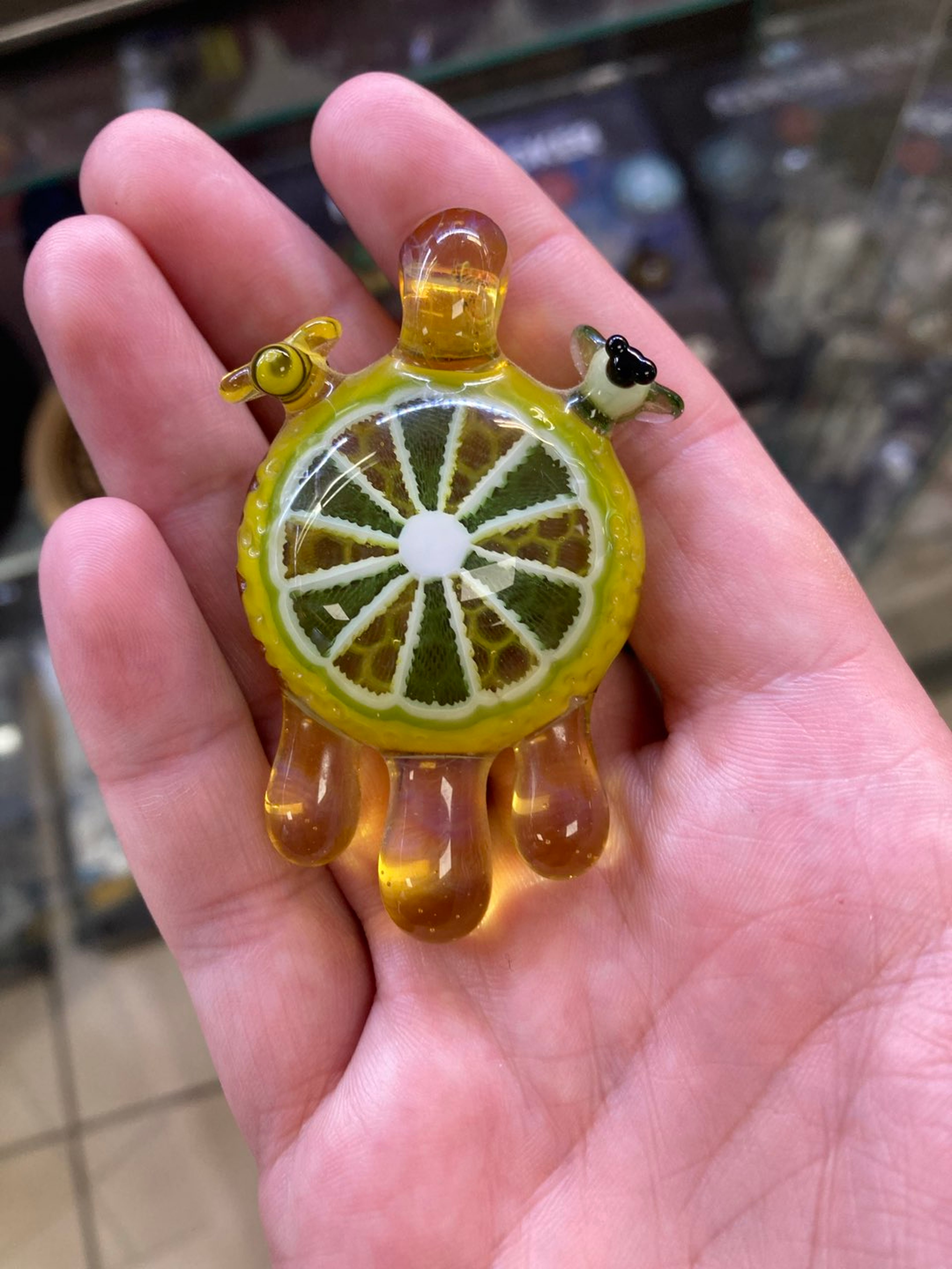 Preview pic of Lyons drippy pendant