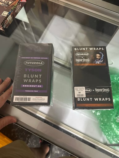 Preview pic of 2 full boxes of tyson and Snoop Dogg blunt wraps