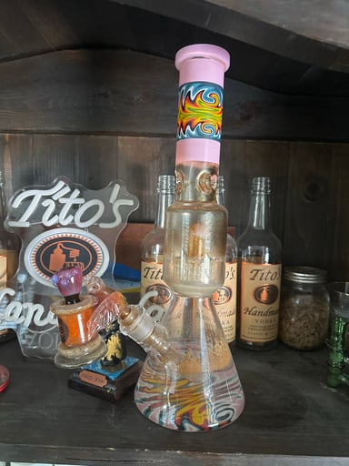 Preview pic of Pink Beaker Bong